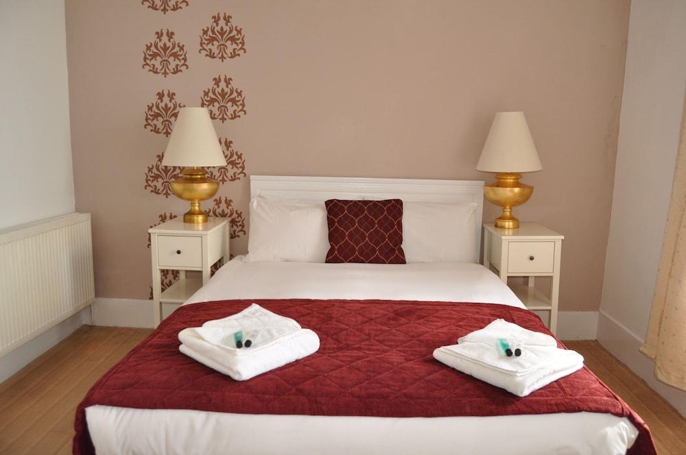 The Hotel 3*