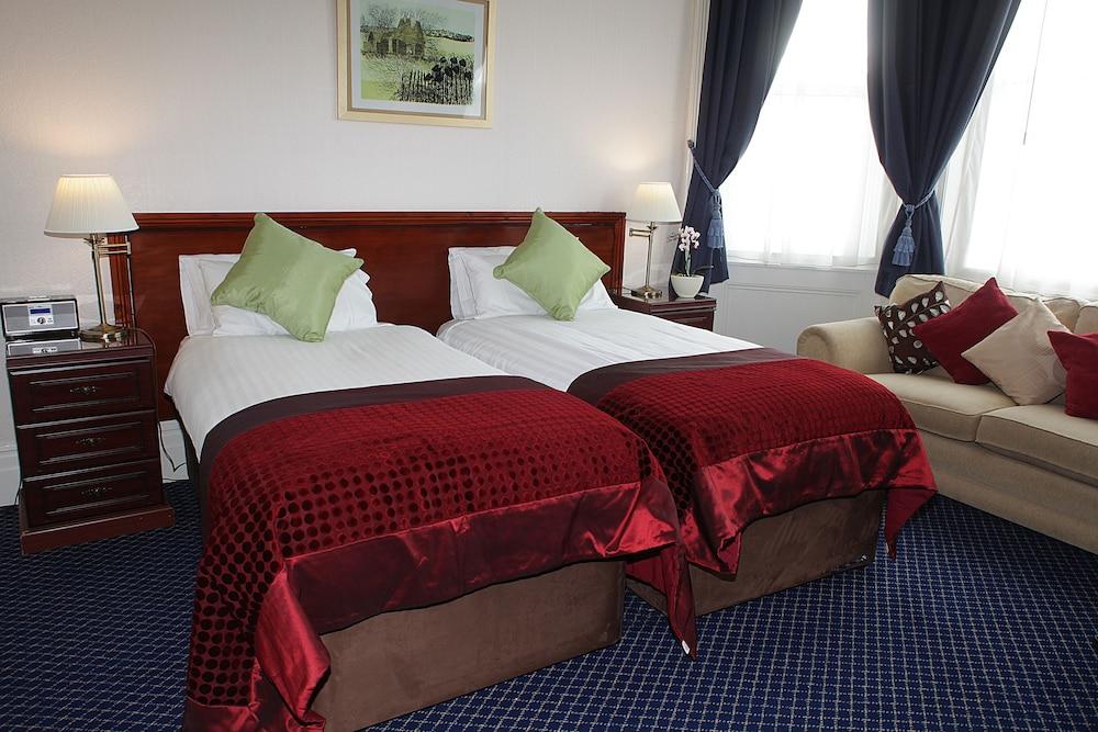 Devonshire Park Hotel 3*
