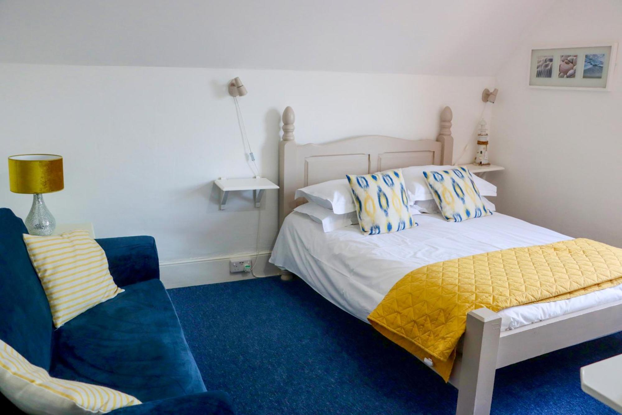 Guest house The New England