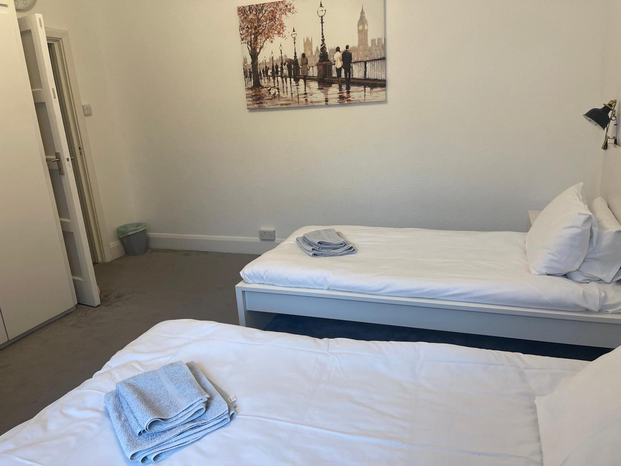 Apartment 2 Bedroom Ground Floor Town Centre *