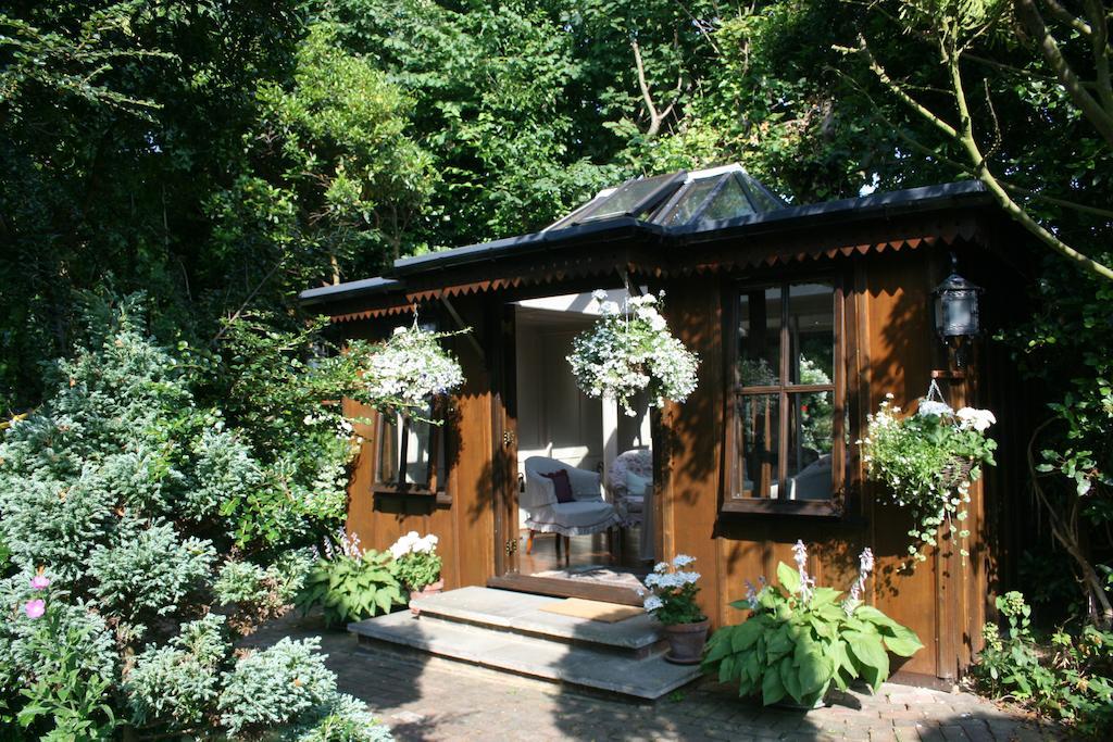Bed & Breakfast Ocklynge Manor 5*