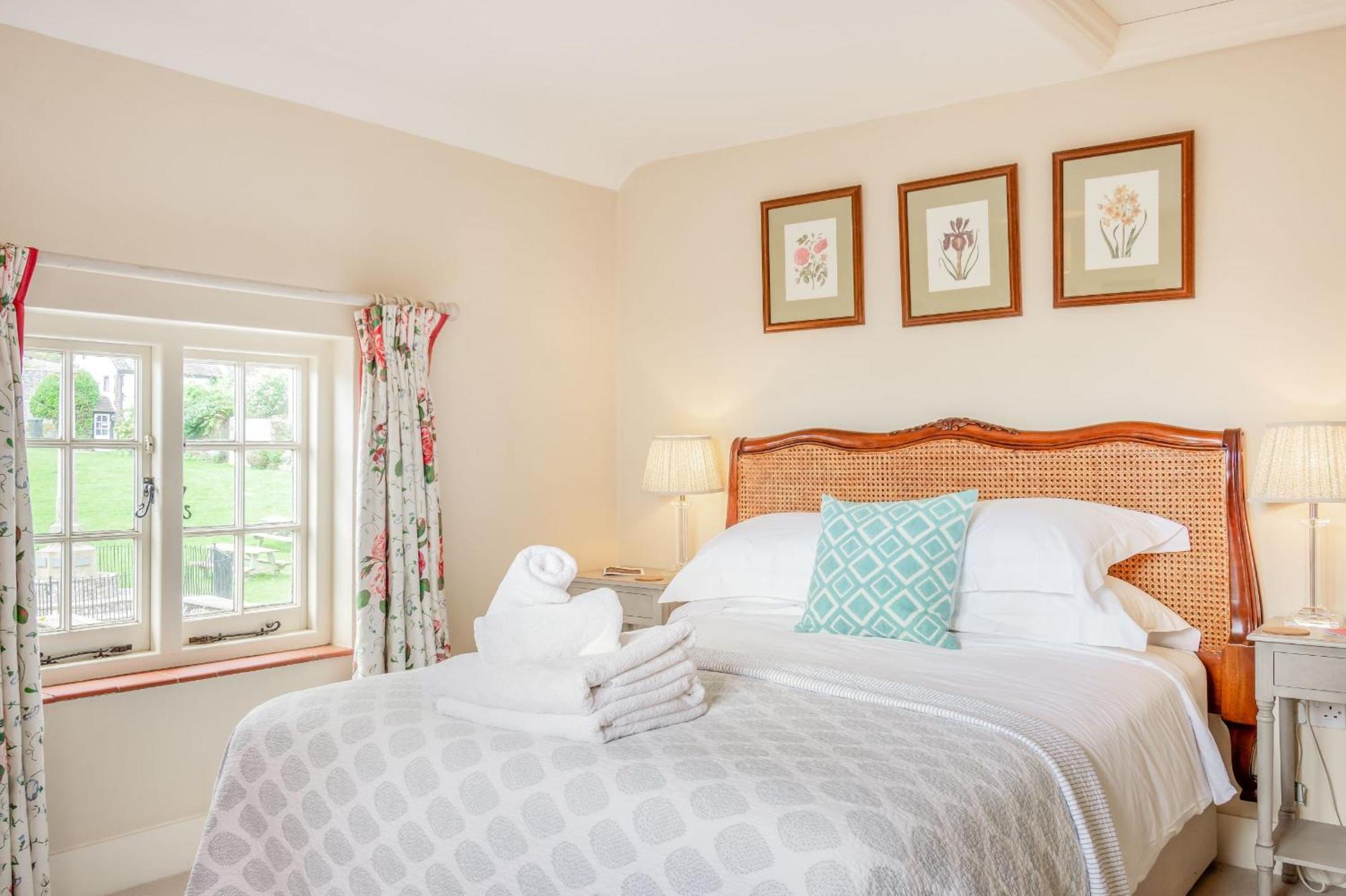 Bed & Breakfast Tiger _ Minnie