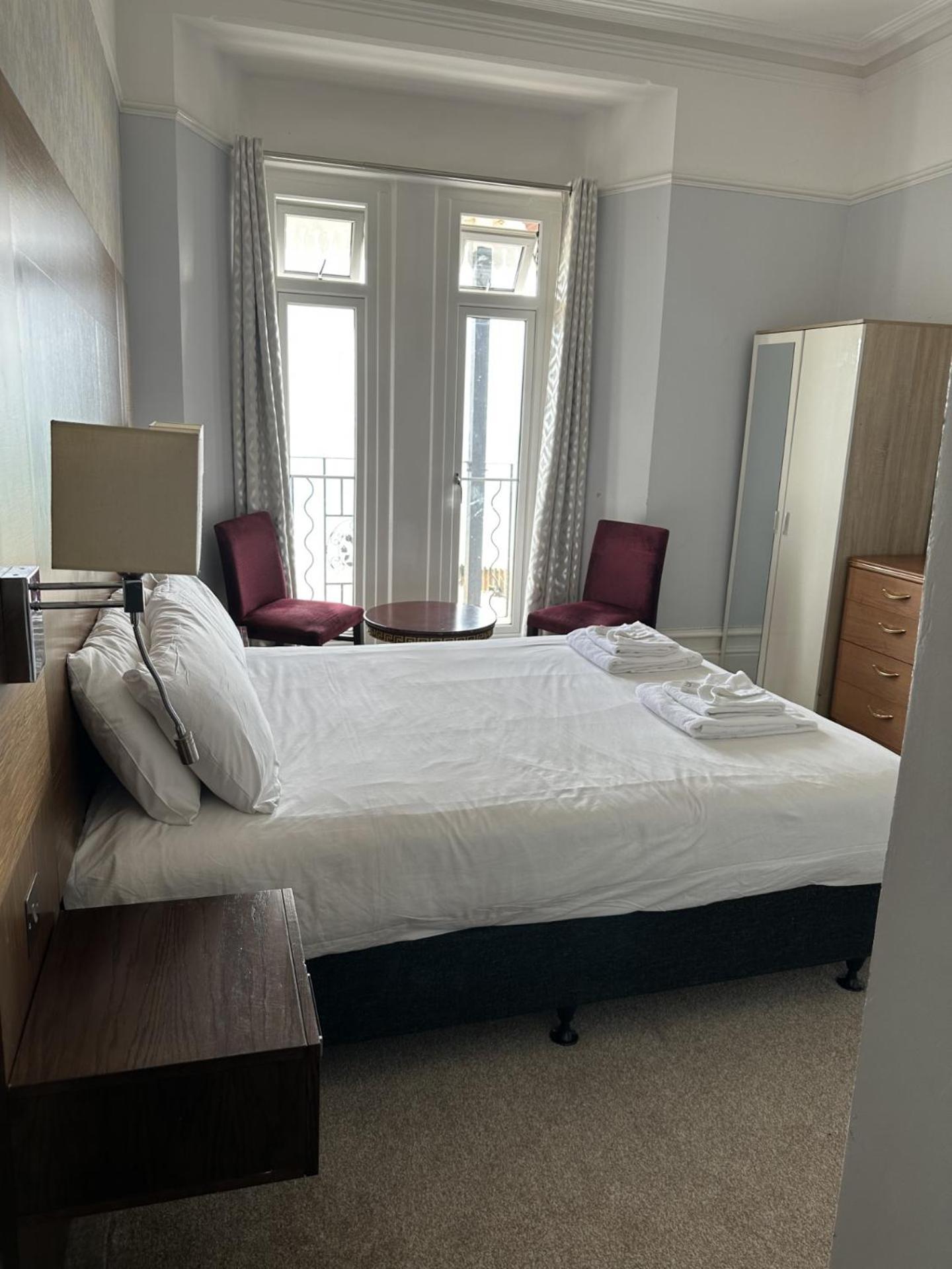Glastonbury Hotel 3*