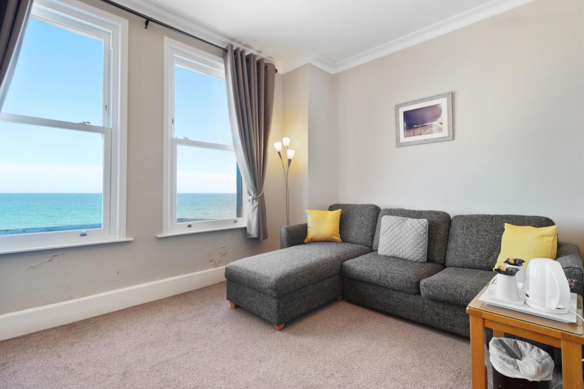 Front Guest house 3*
