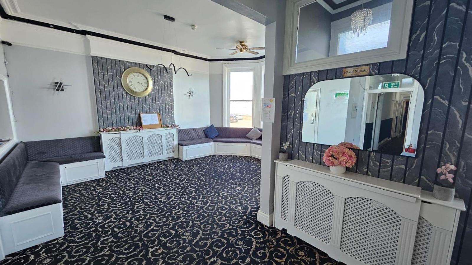 Oyo Marine Parade Hotel, Pier Eastbourne