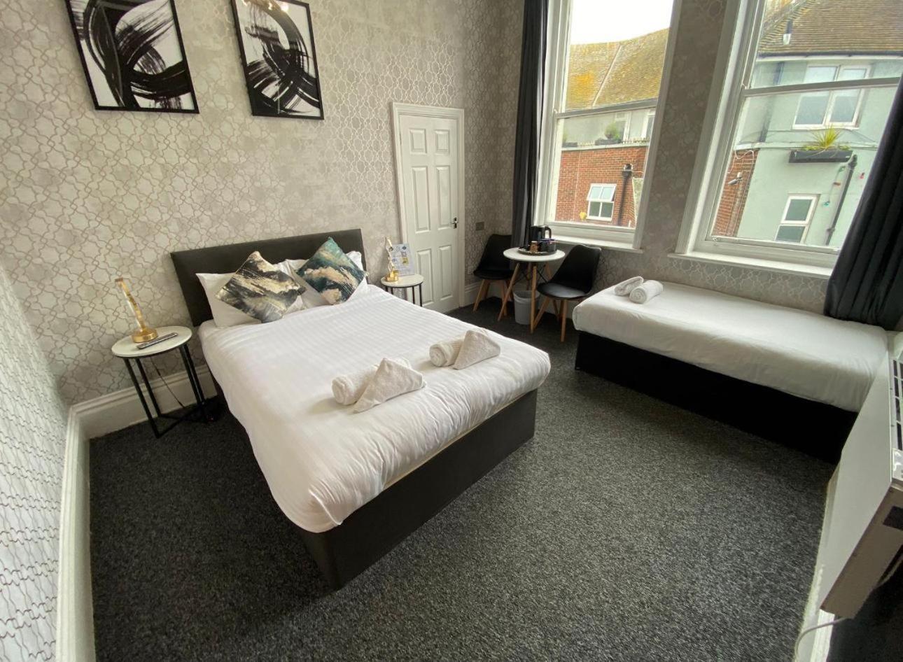 Oyo Marine Parade Hotel, Pier Hotel 2*