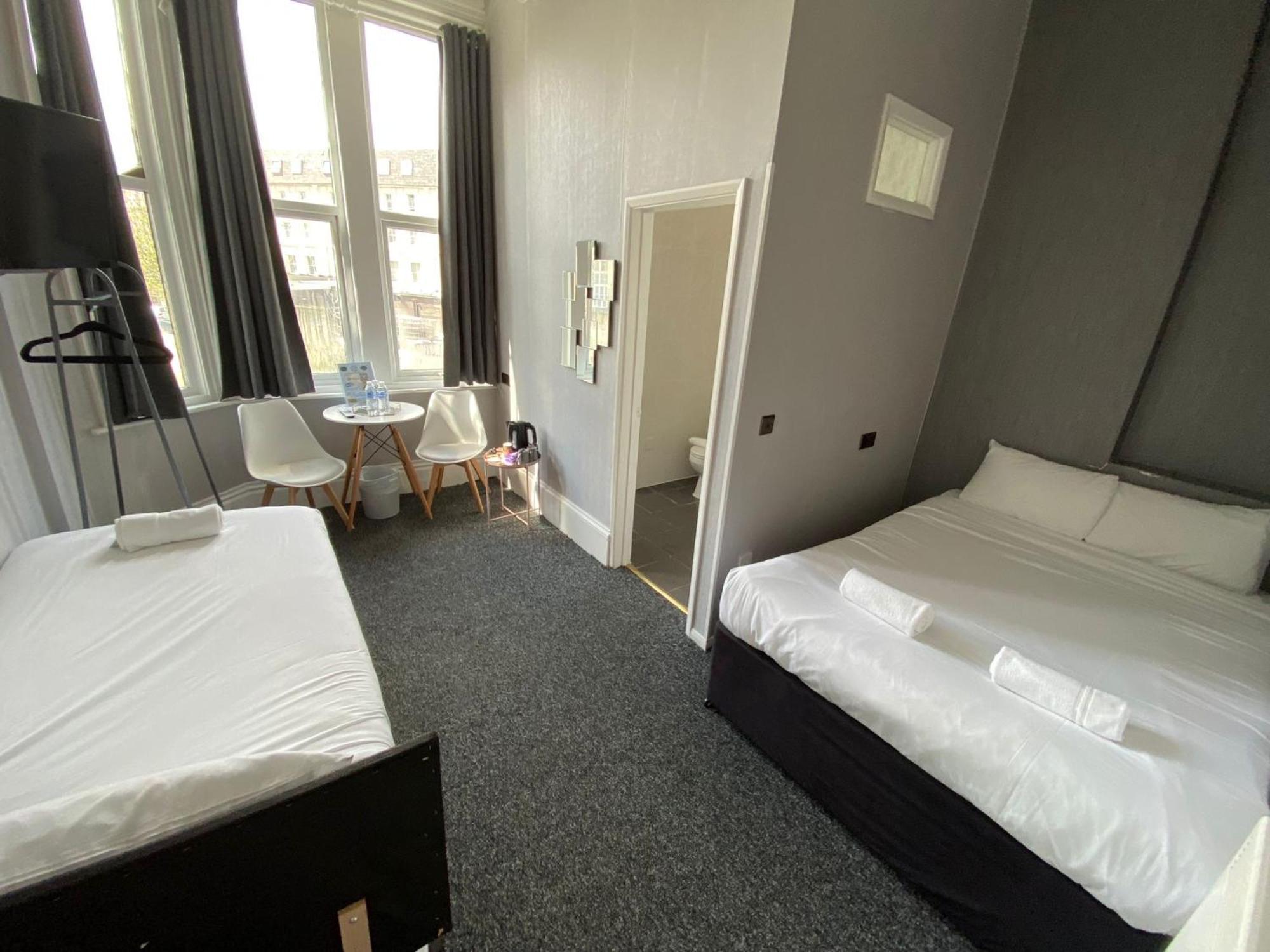 Oyo Marine Parade Hotel, Pier Eastbourne