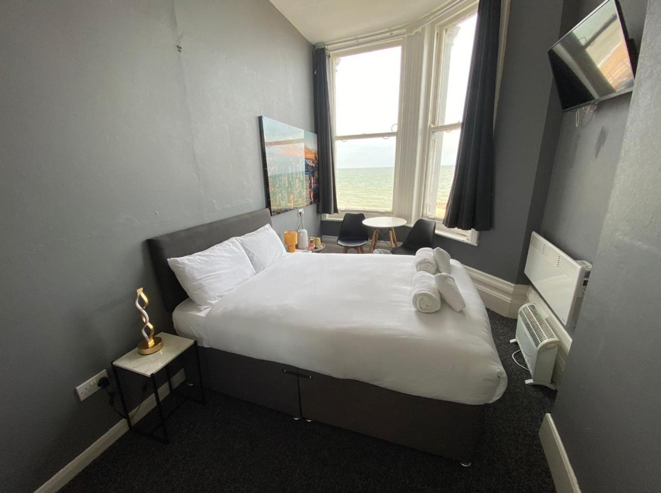 Oyo Marine Parade Hotel, Pier Hotel Eastbourne