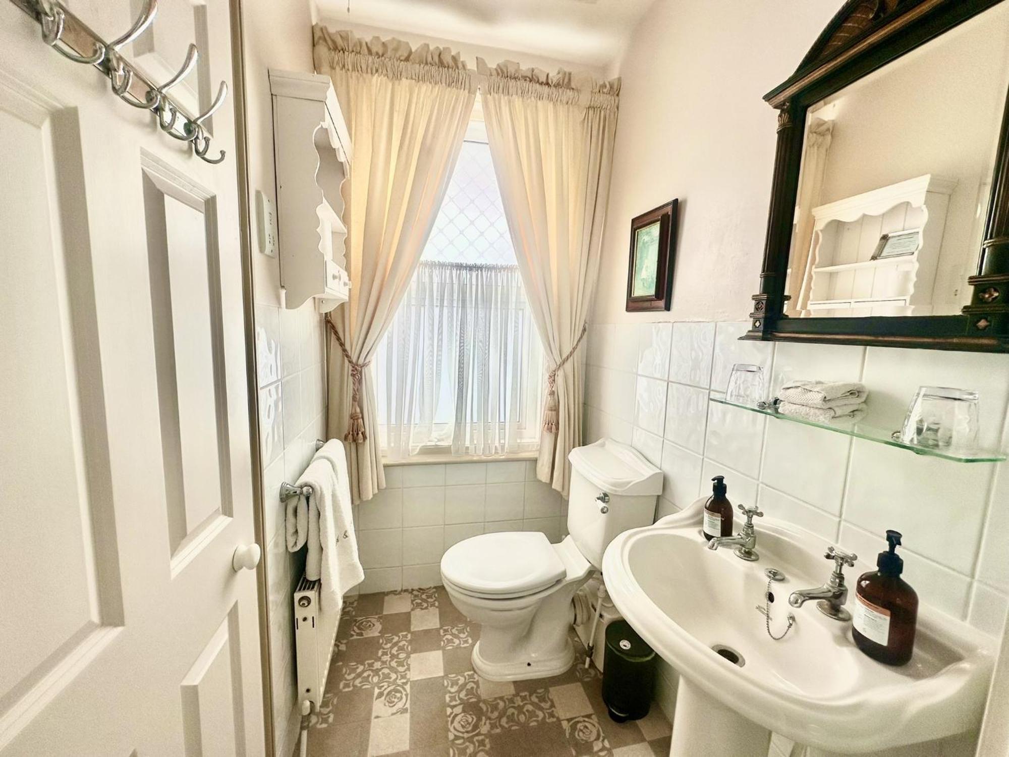& Victoria Guest house