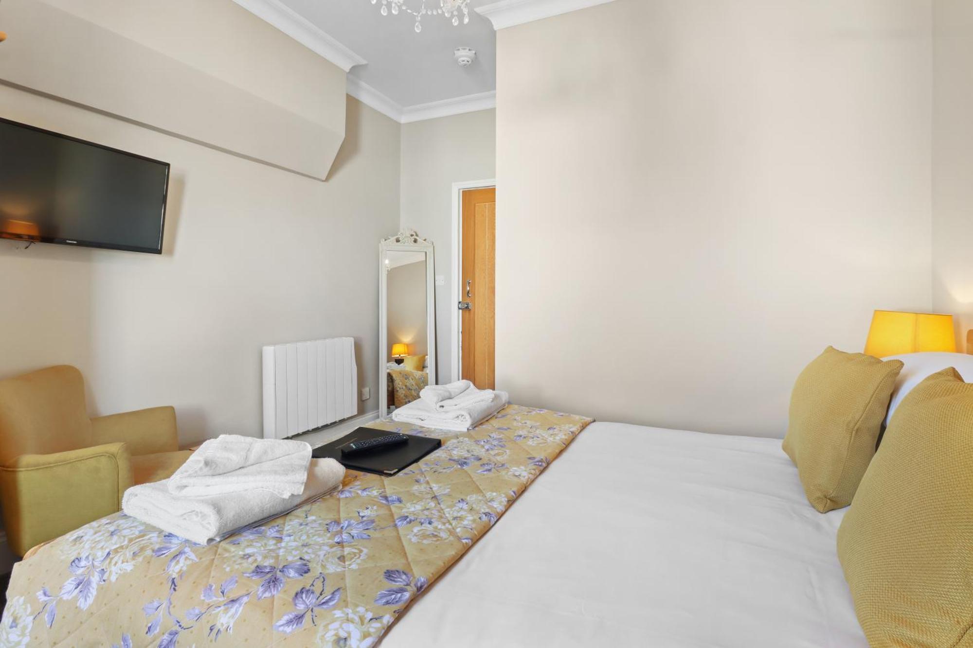 Front Guest house 3*