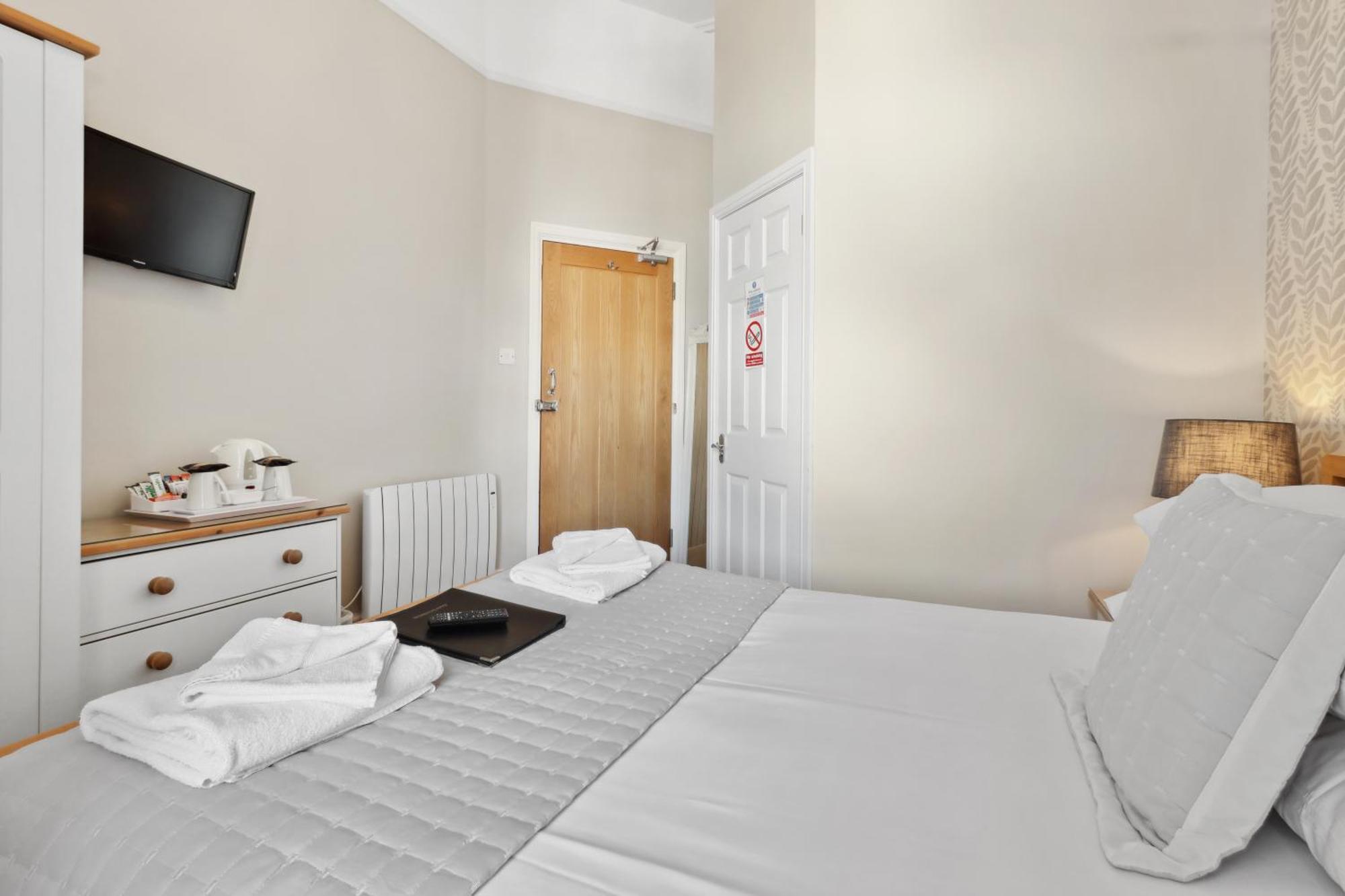 Guest house Front 3*
