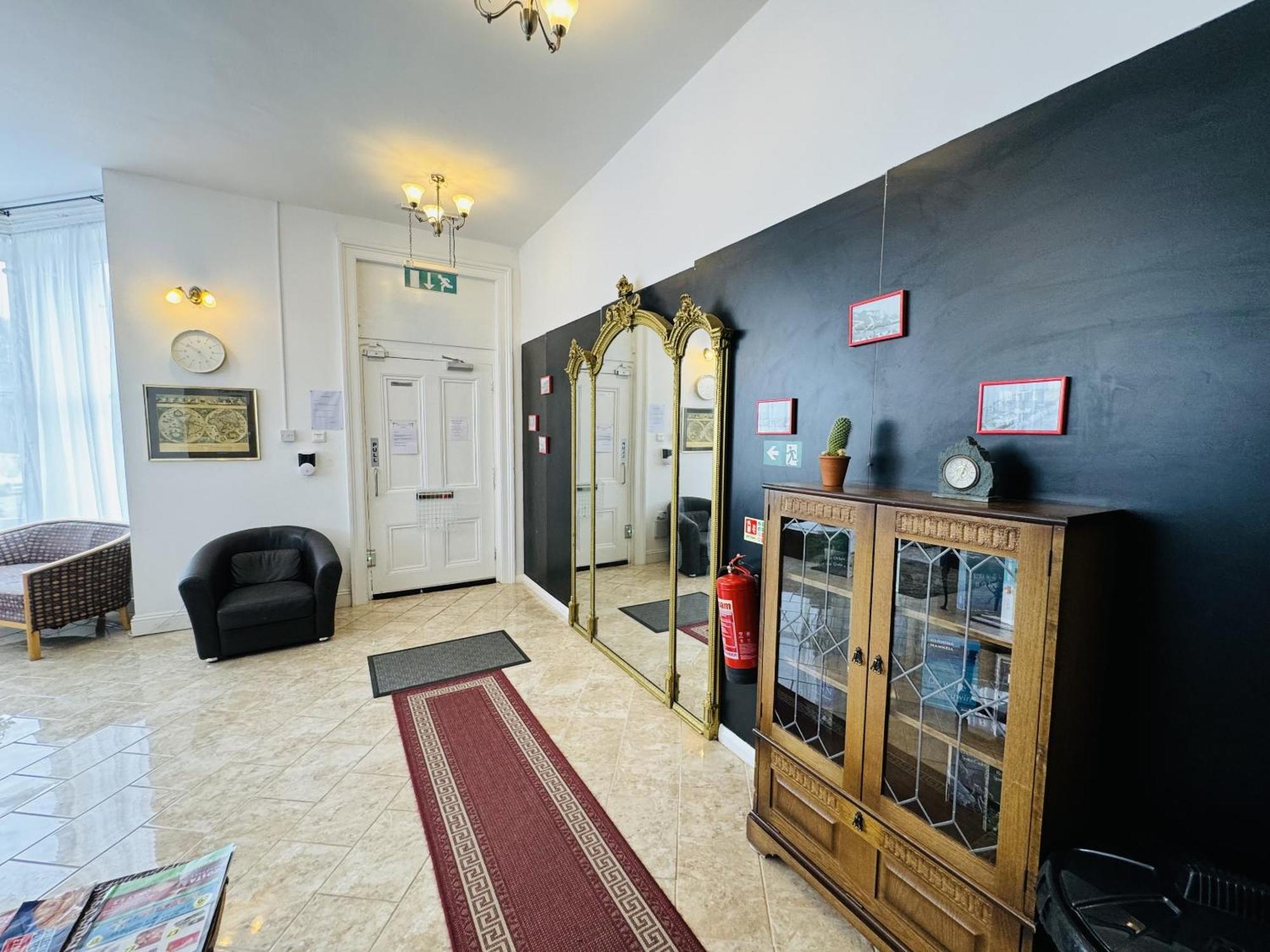 Carlton Court Hotel