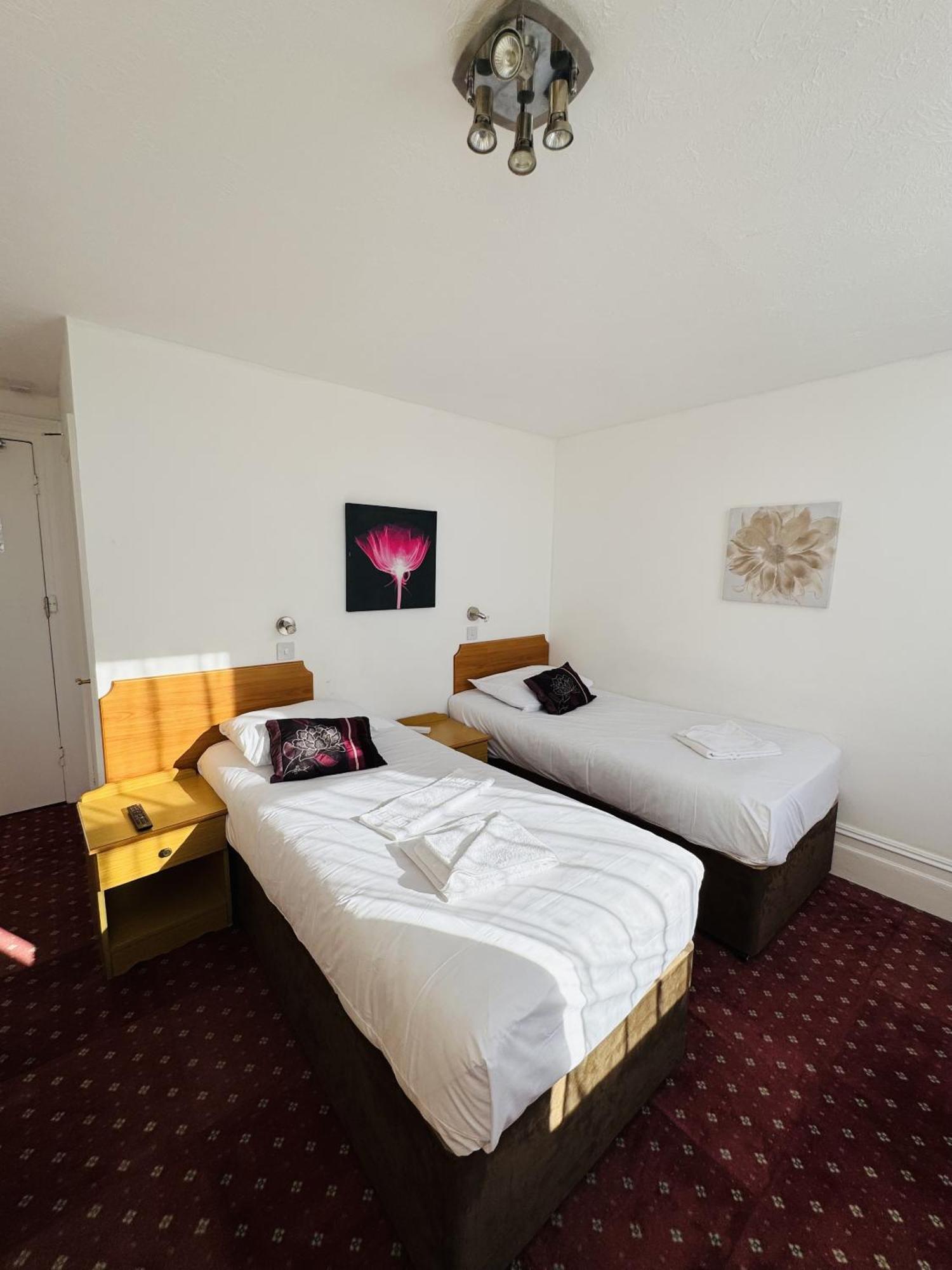 Hotel Carlton Court 3*