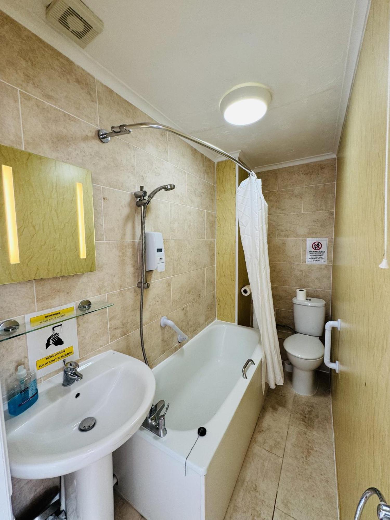 Carlton Court 3* Eastbourne