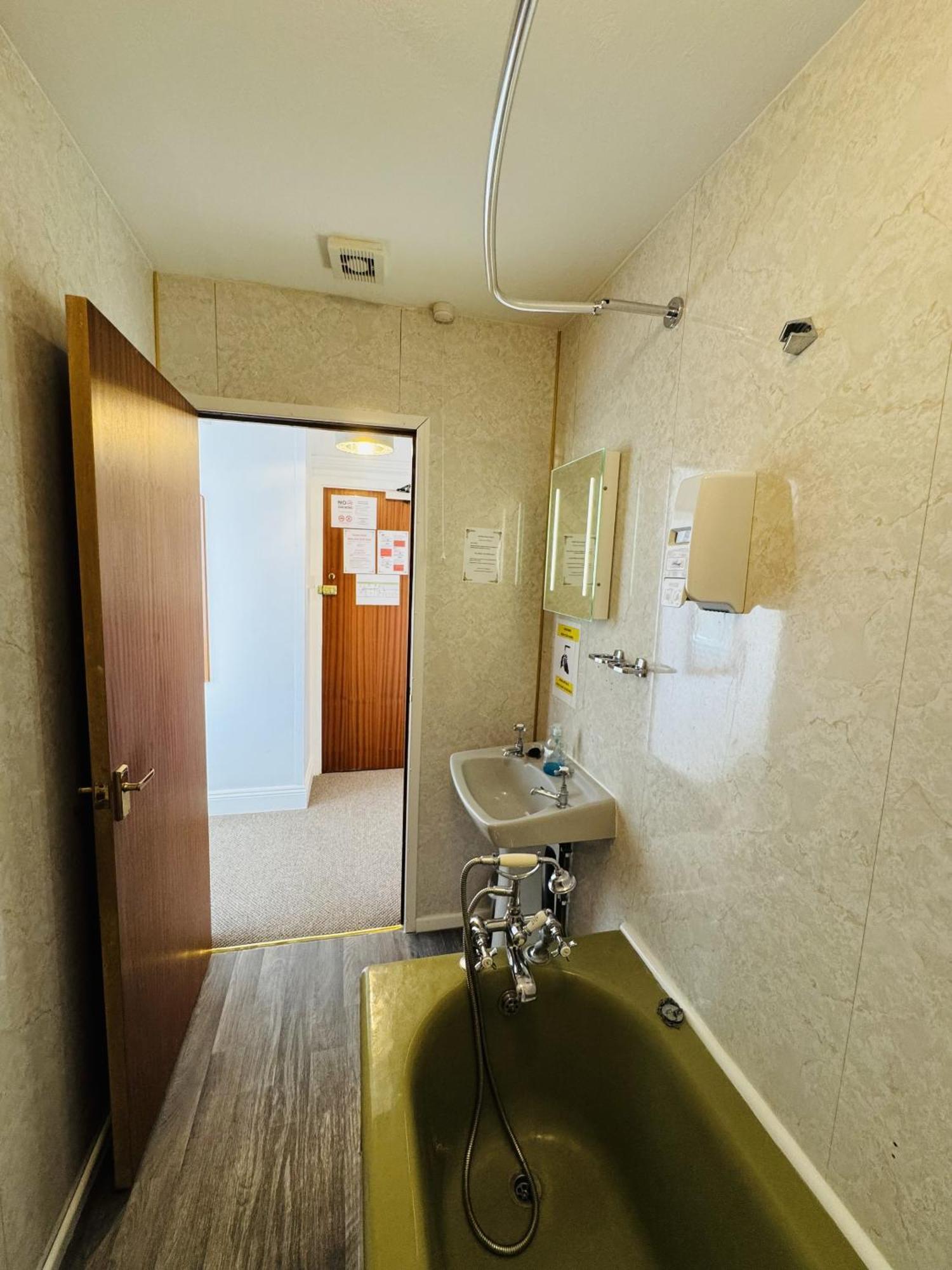Hotel Carlton Court 3*