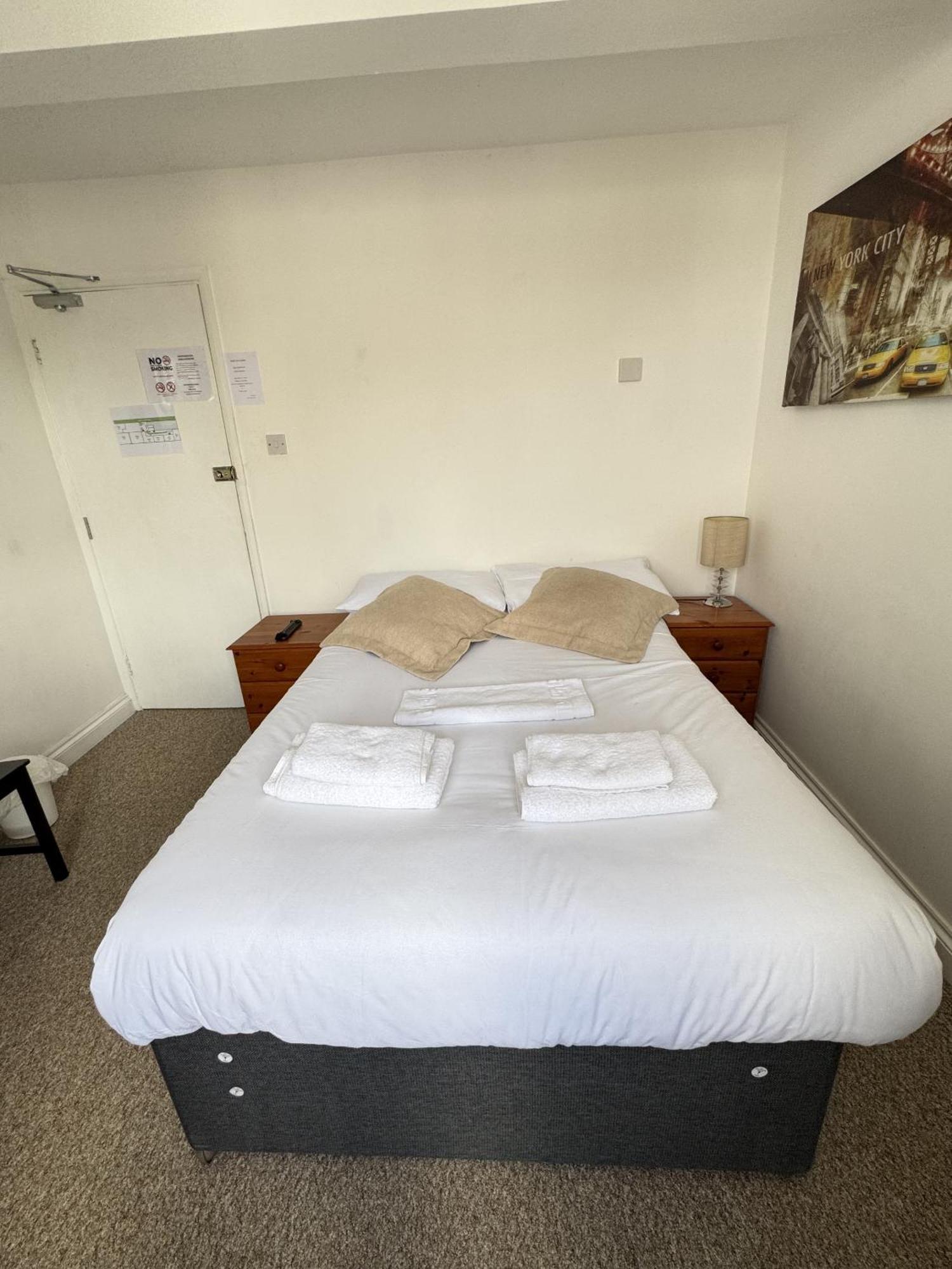 Carlton Court 3*