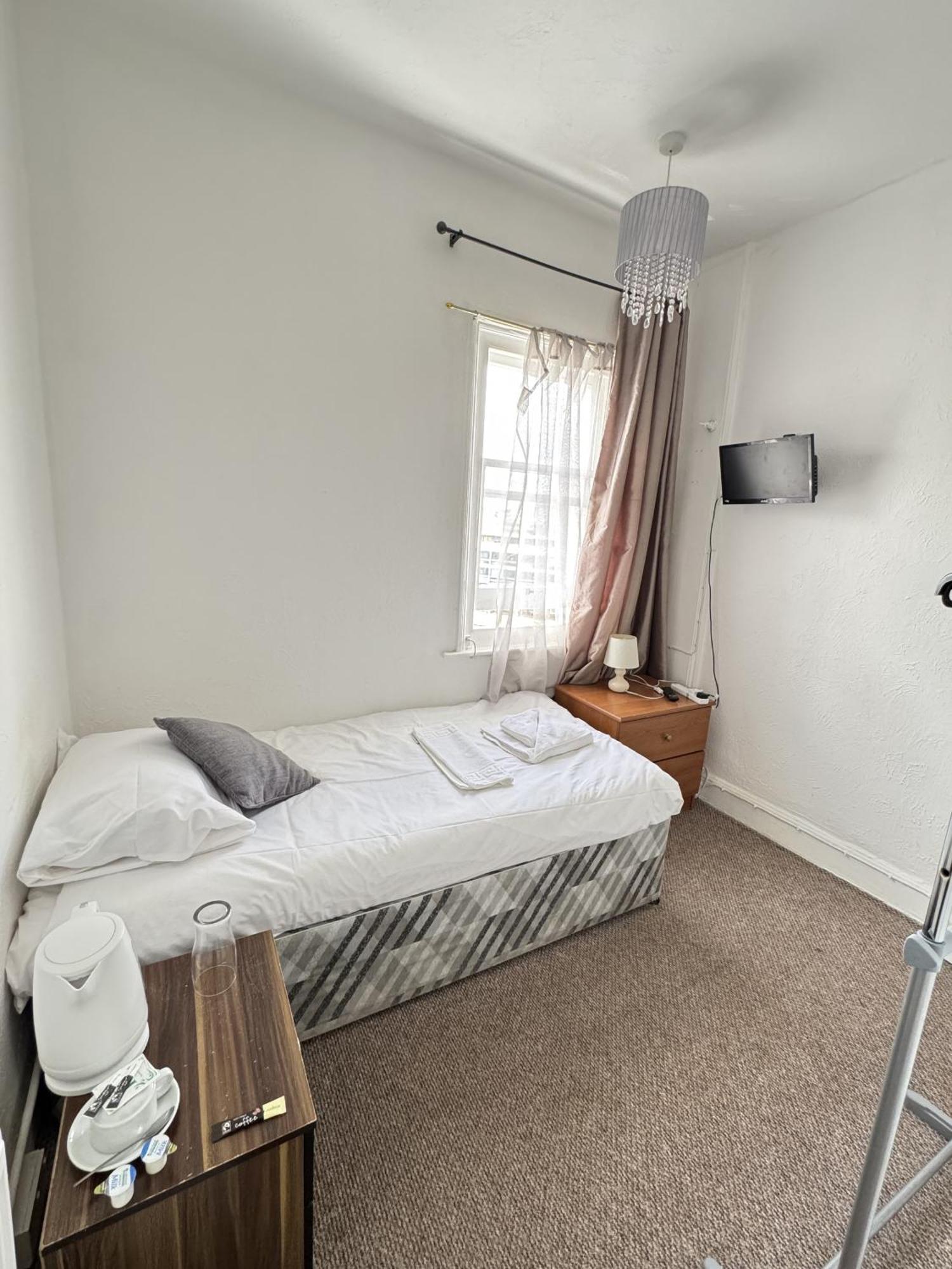 Carlton Court 3* Eastbourne