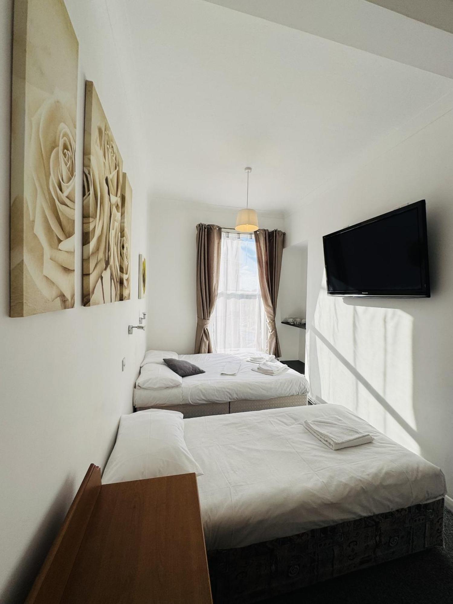 Hotel Carlton Court 3*