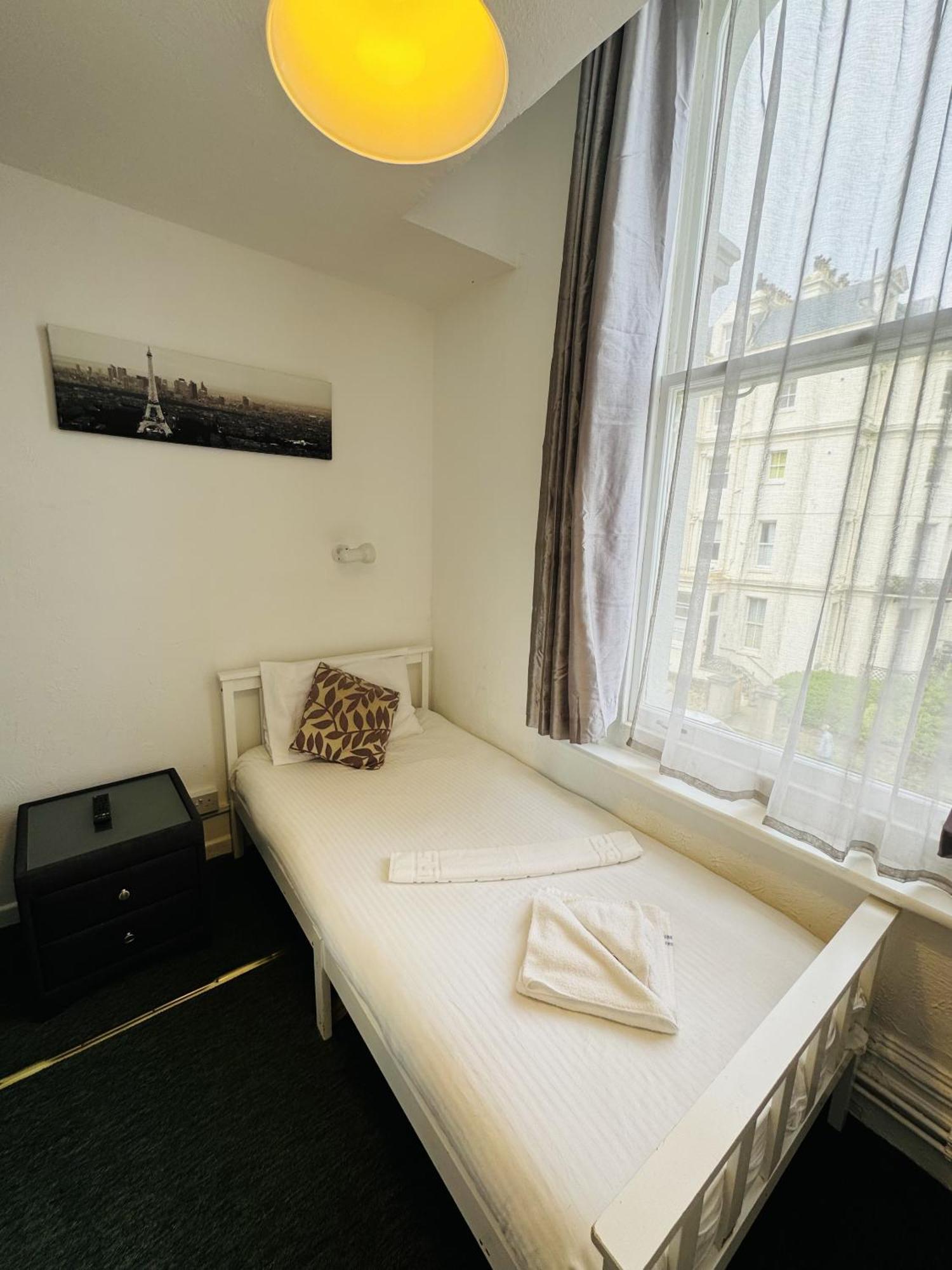 Hotel Carlton Court
