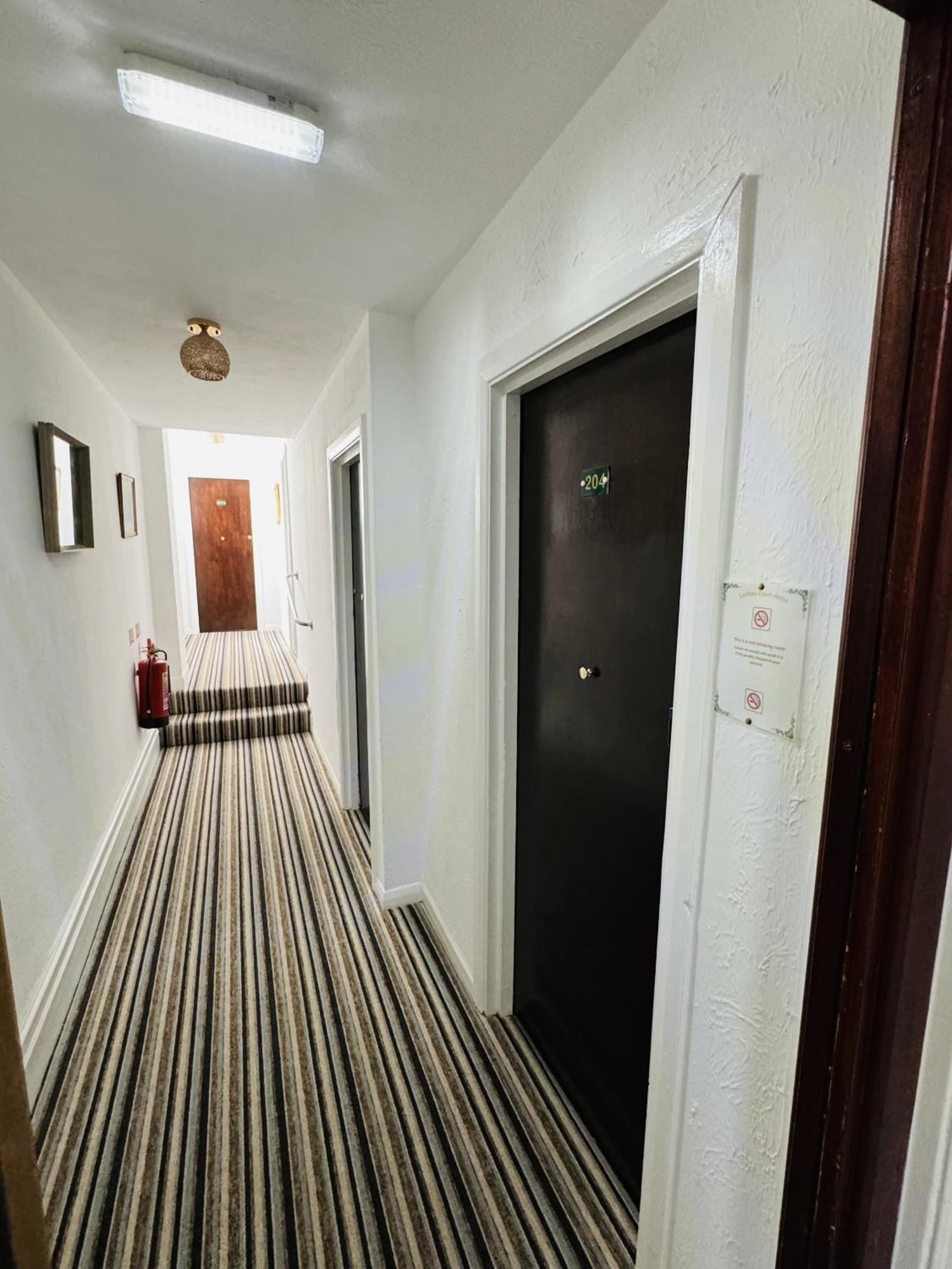 Carlton Court Hotel 3*