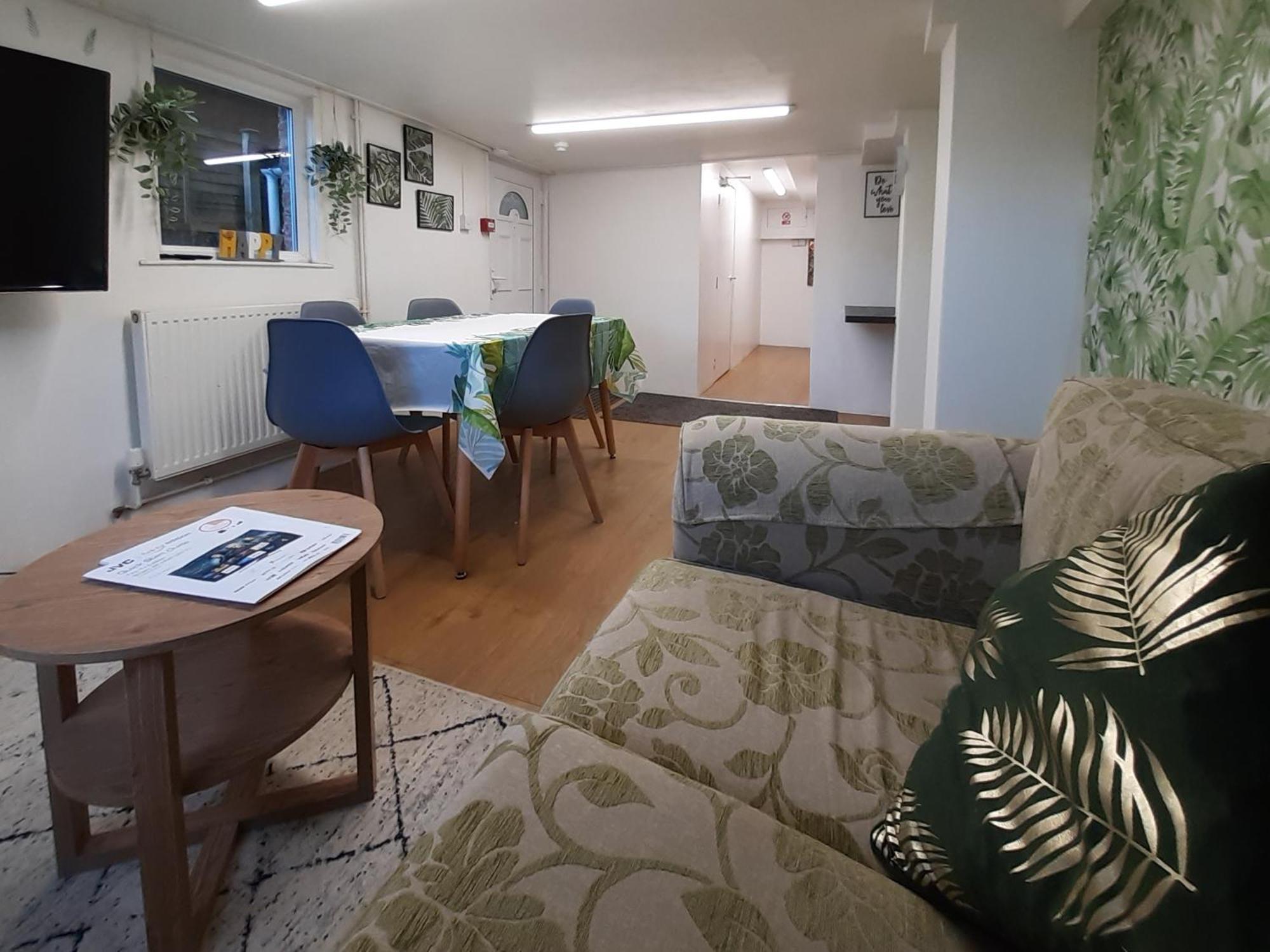 Holiday home Entire 5 Bedroom Comfortable House In
