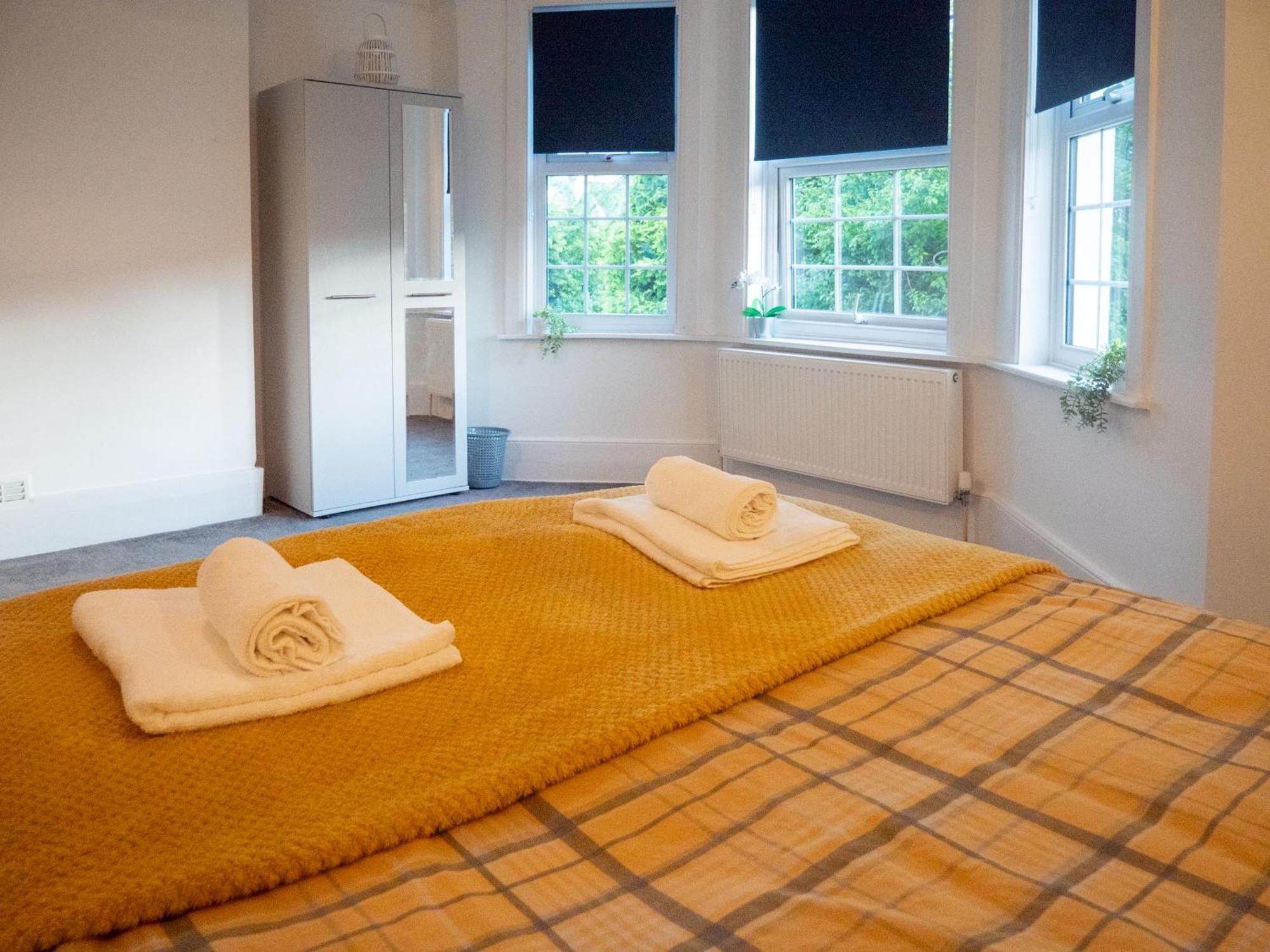 Holiday home Entire 5 Bedroom Comfortable House In *
