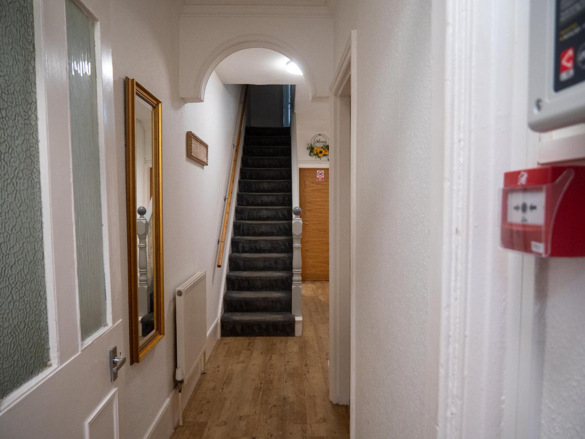 Entire 5 Bedroom Comfortable House In * Eastbourne
