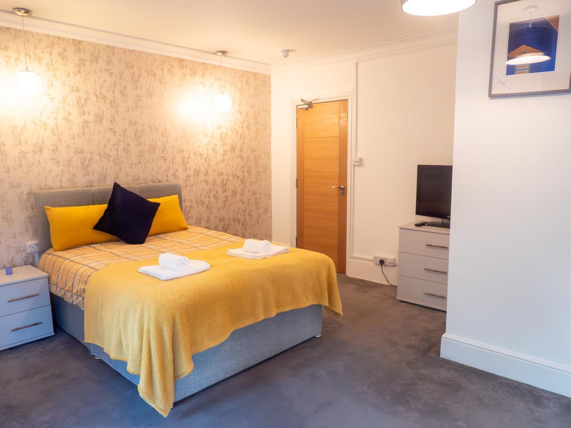 Holiday home Entire 5 Bedroom Comfortable House In *