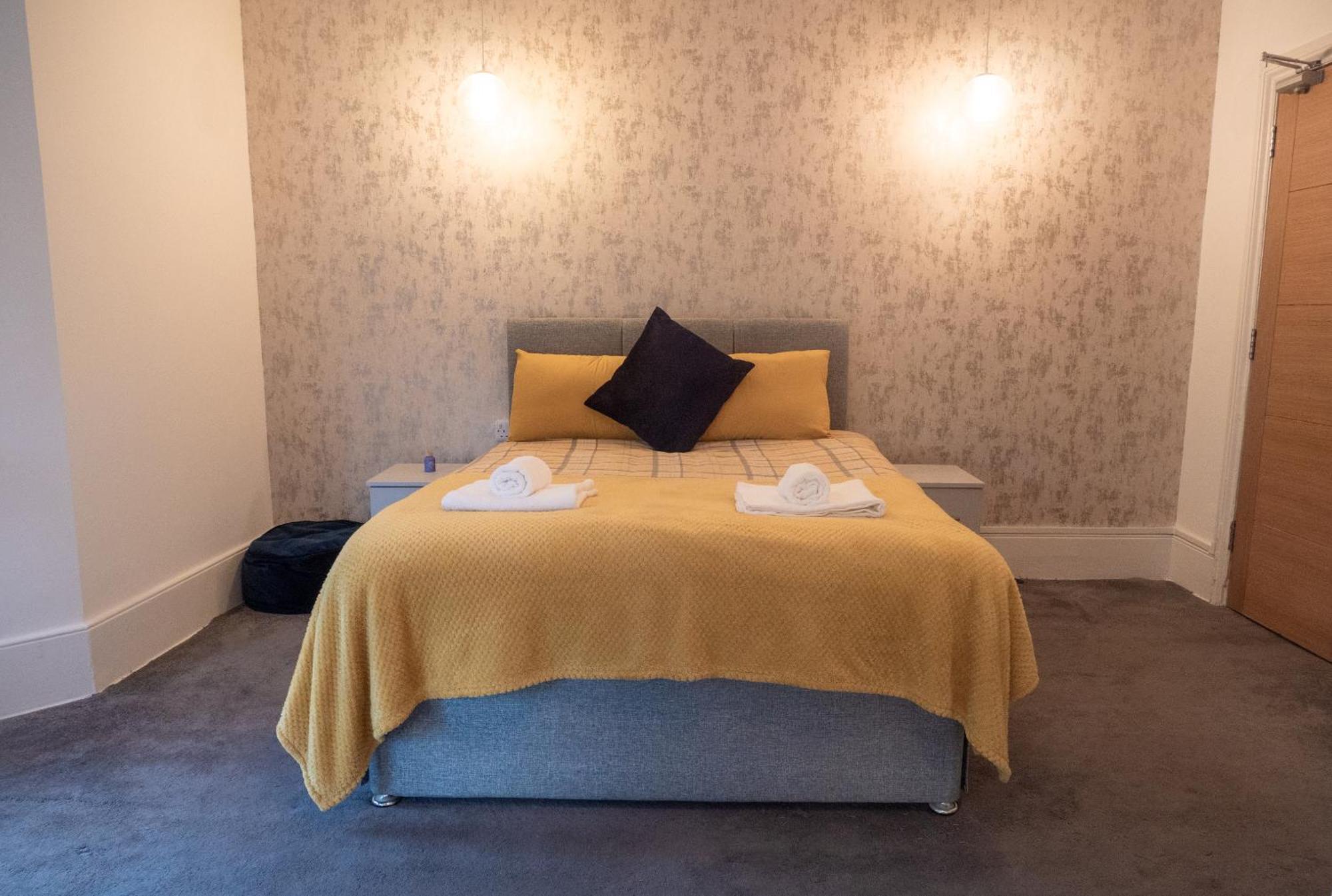 Entire 5 Bedroom Comfortable House In * Eastbourne