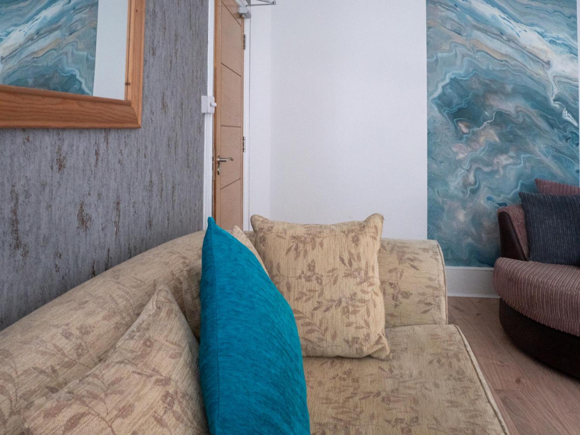 Entire 5 Bedroom Comfortable House In