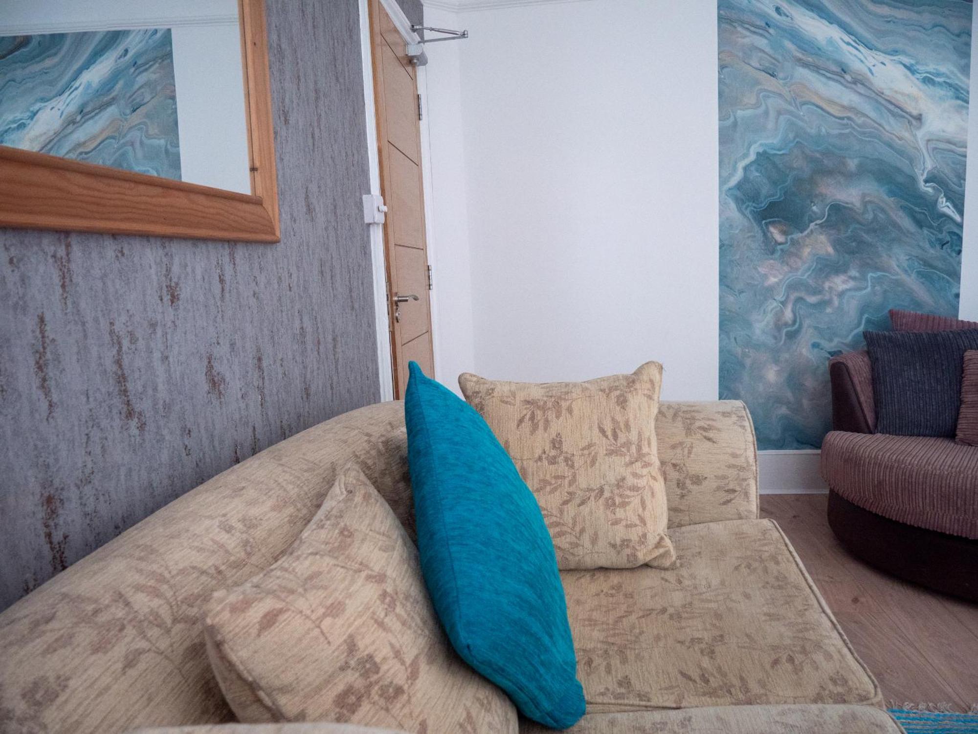Entire 5 Bedroom Comfortable House In Eastbourne