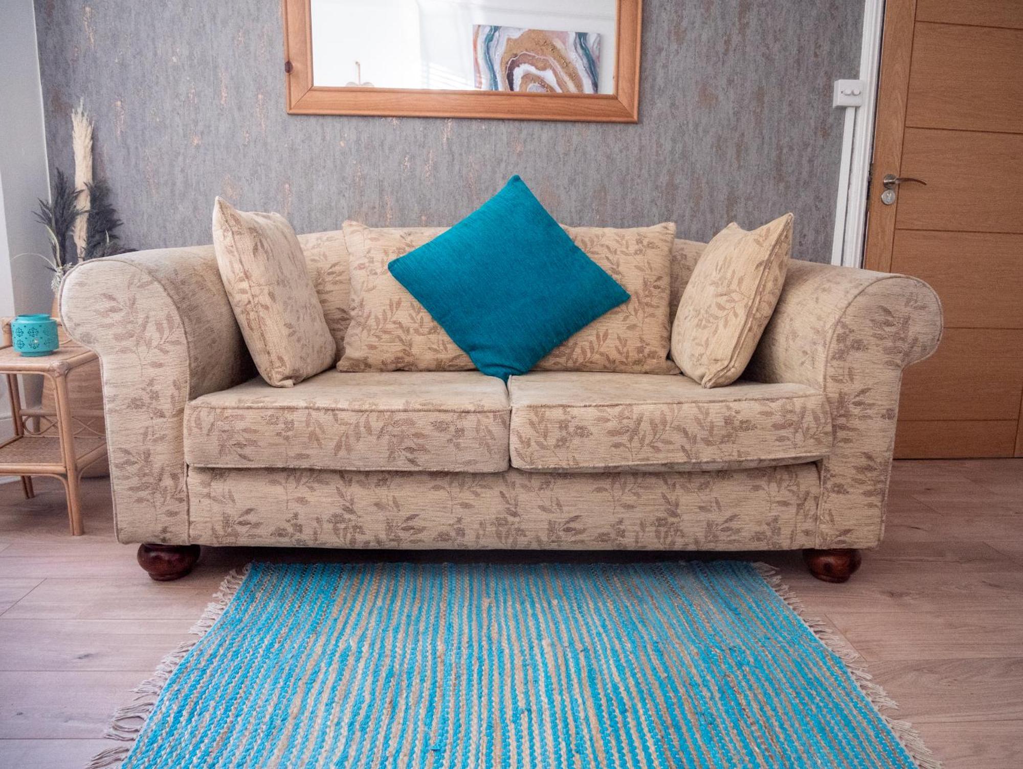 Entire 5 Bedroom Comfortable House In Holiday home