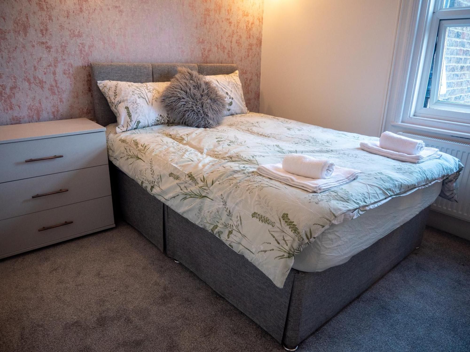 Entire 5 Bedroom Comfortable House In Holiday home