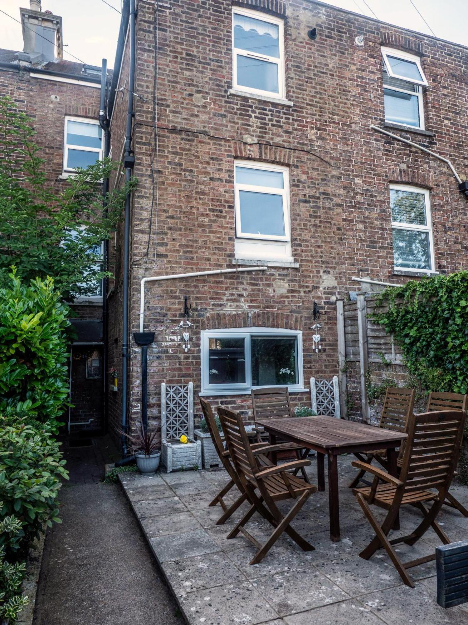 Entire 5 Bedroom Comfortable House In Holiday home