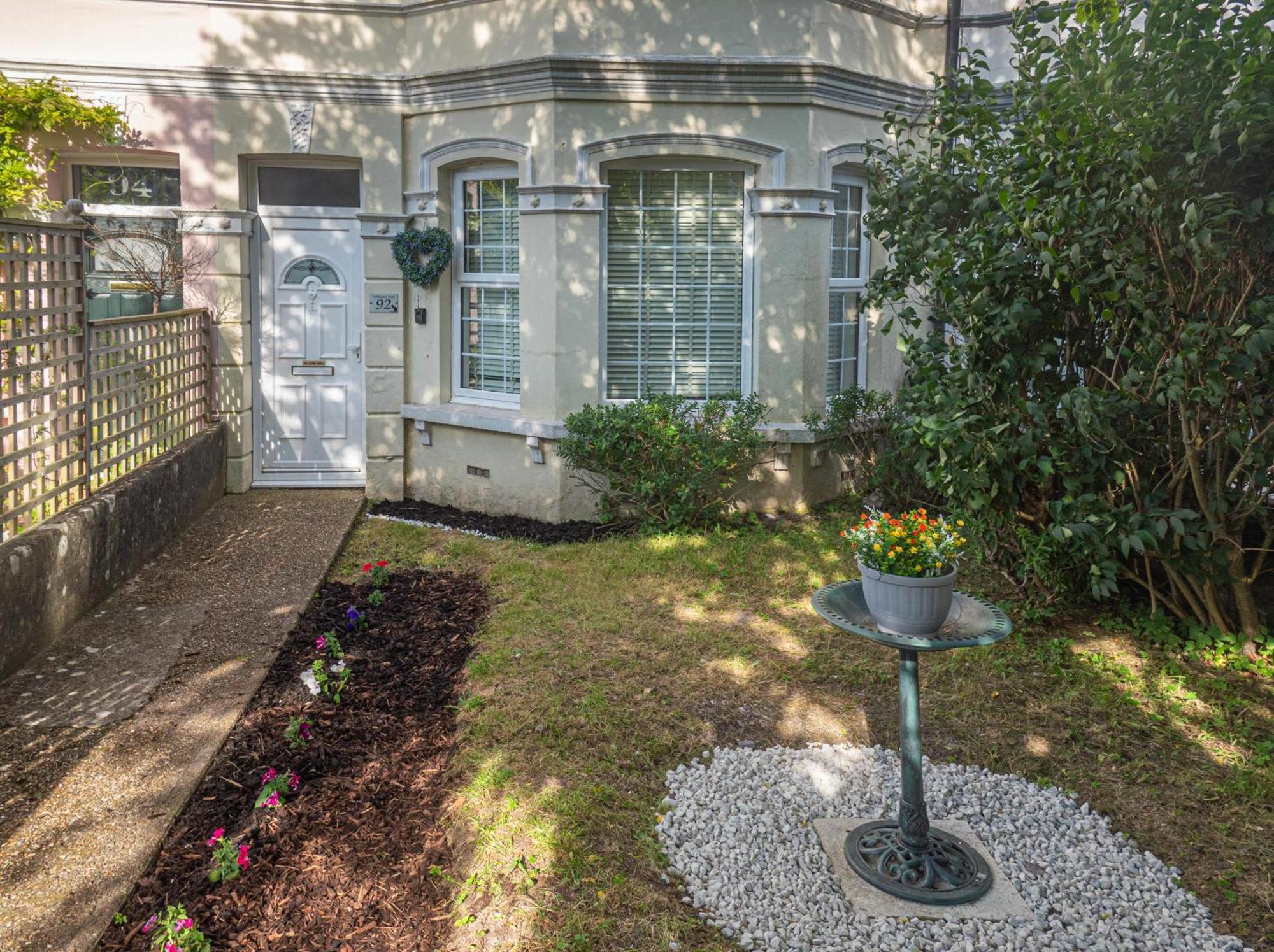 Entire 5 Bedroom Comfortable House In Eastbourne