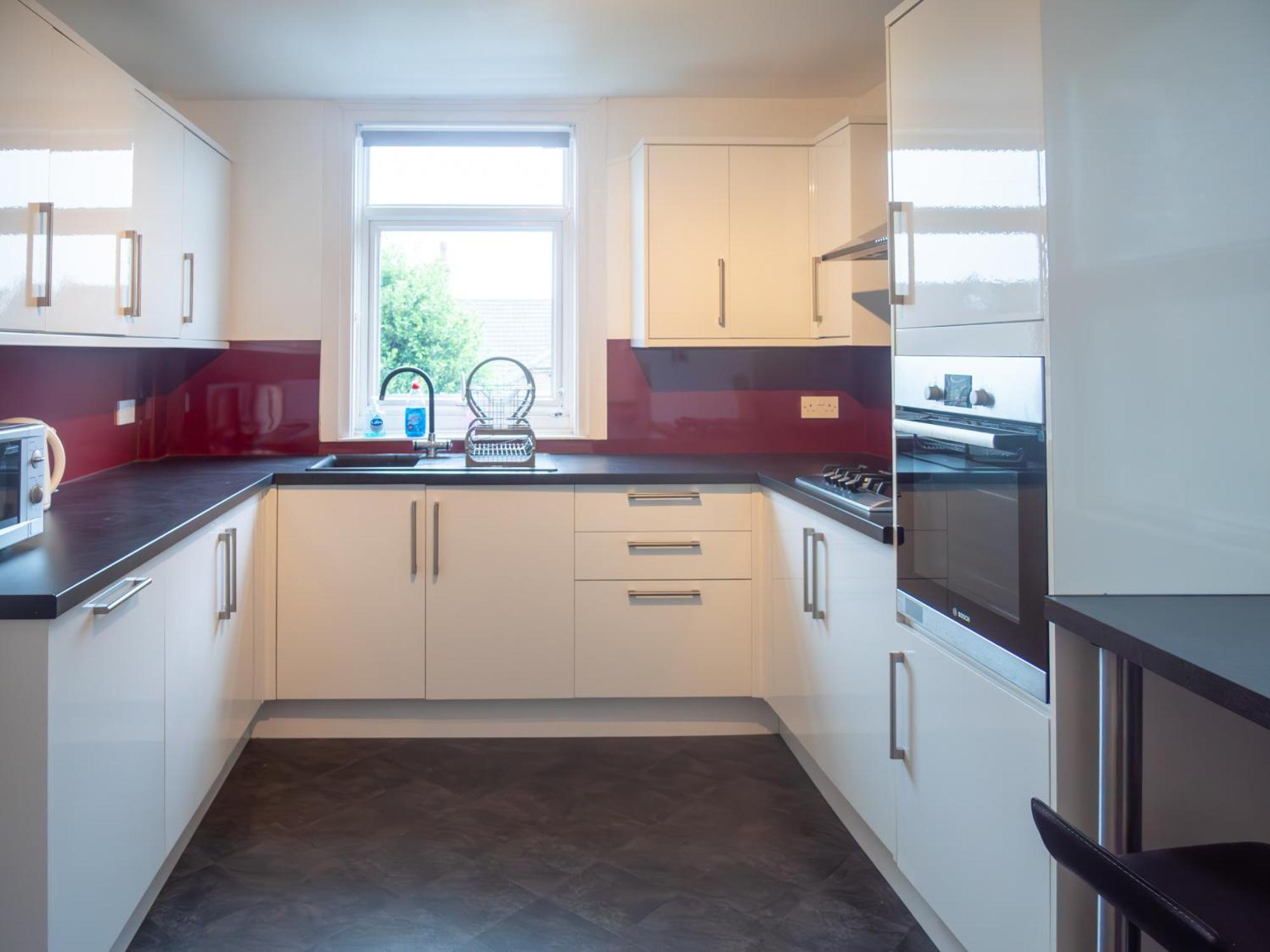 Entire 5 Bedroom Comfortable House In * Eastbourne