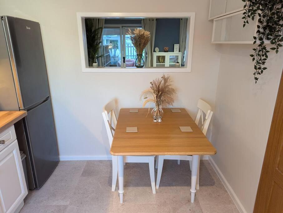 Modern 3b Retreat: Tranquil & Cozy *