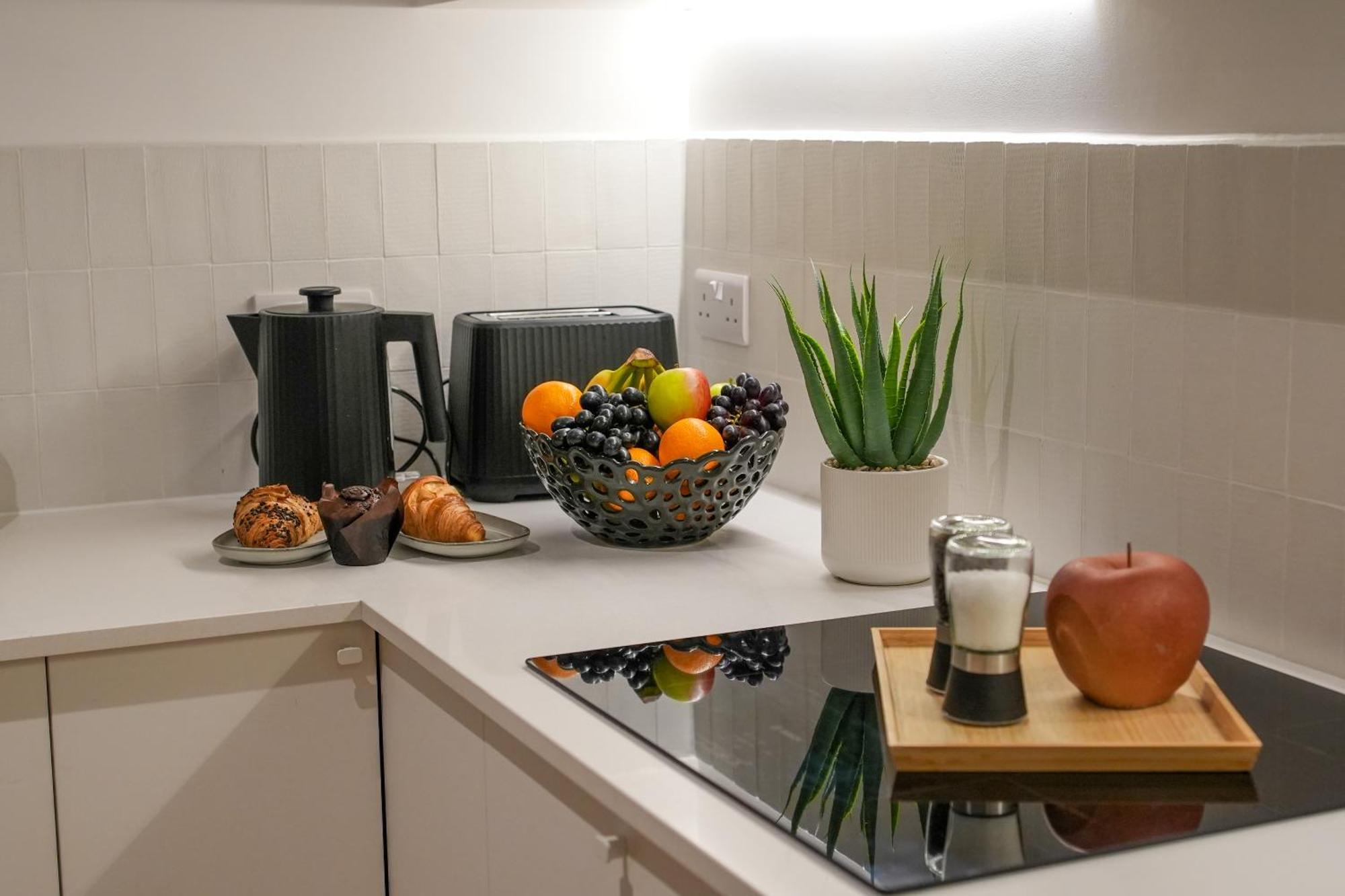 Modern 1bed Seaside Apartments, Walk To Beach,town,train - Gateway - Short And Long Eastbourne
