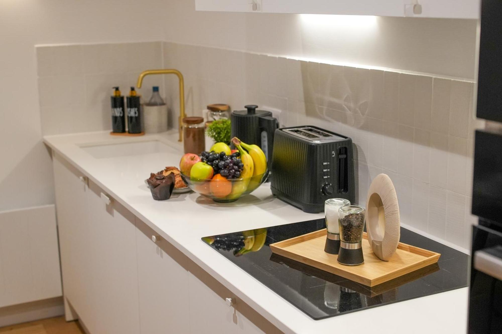 Modern 1bed Seaside Apartments, Walk To Beach,town,train - Gateway - Short And Long * Eastbourne