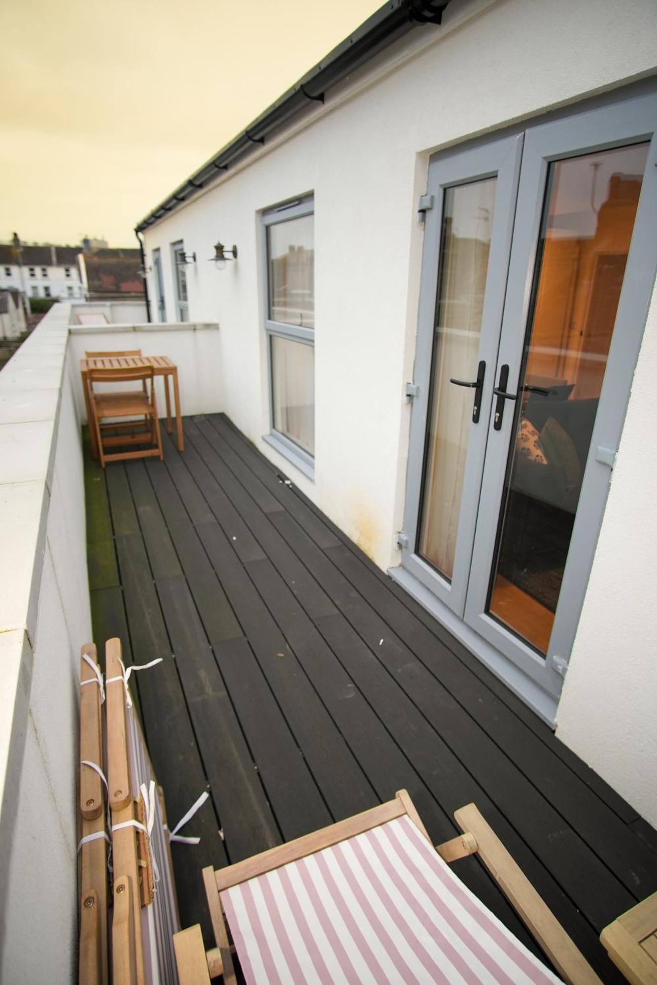 Modern 1bed Seaside Apartments, Walk To Beach,town,train - Gateway - Short And Long Apartment