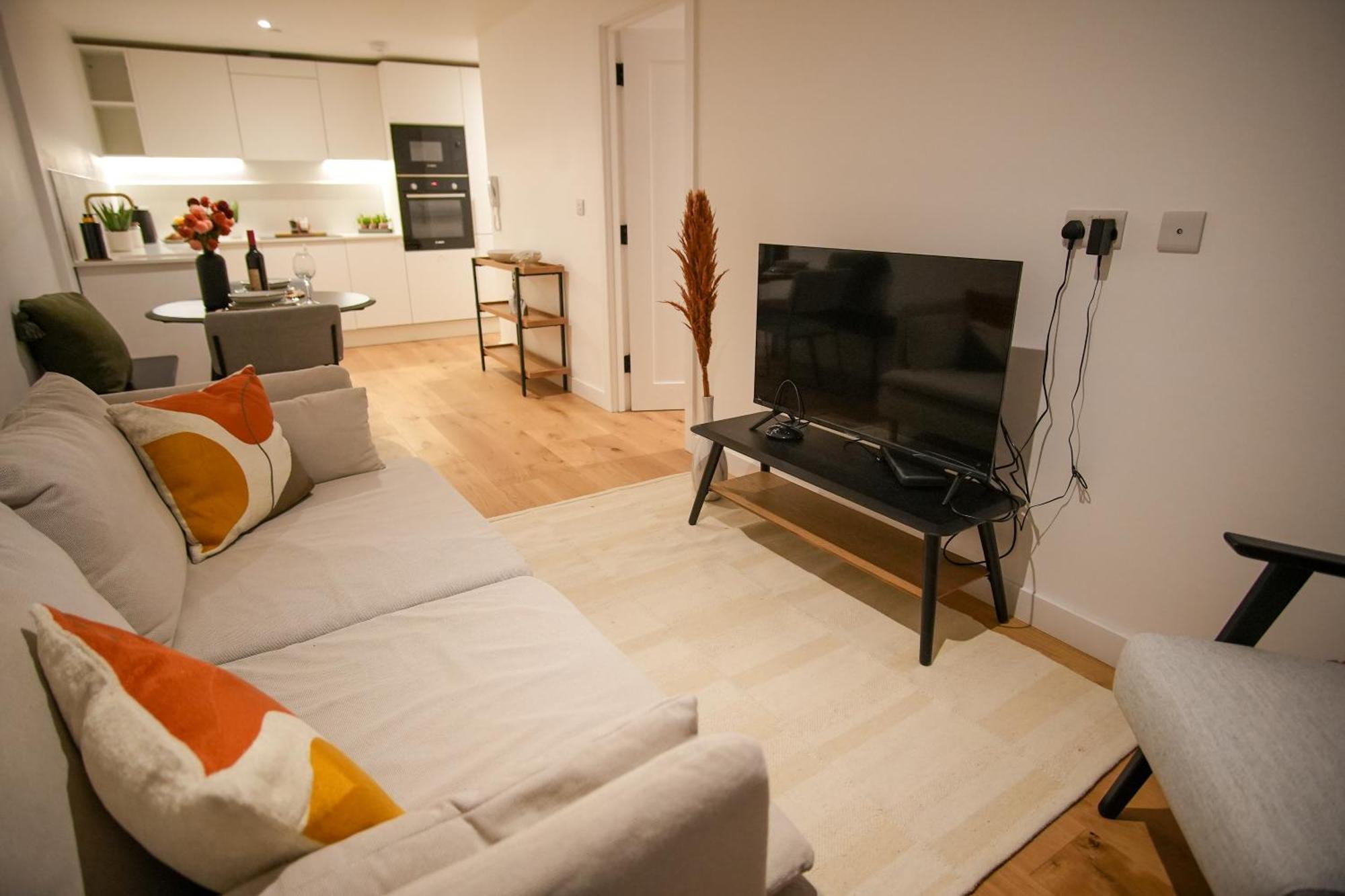 Modern 1bed Seaside Apartments, Walk To Beach,town,train - Gateway - Short And Long * Eastbourne