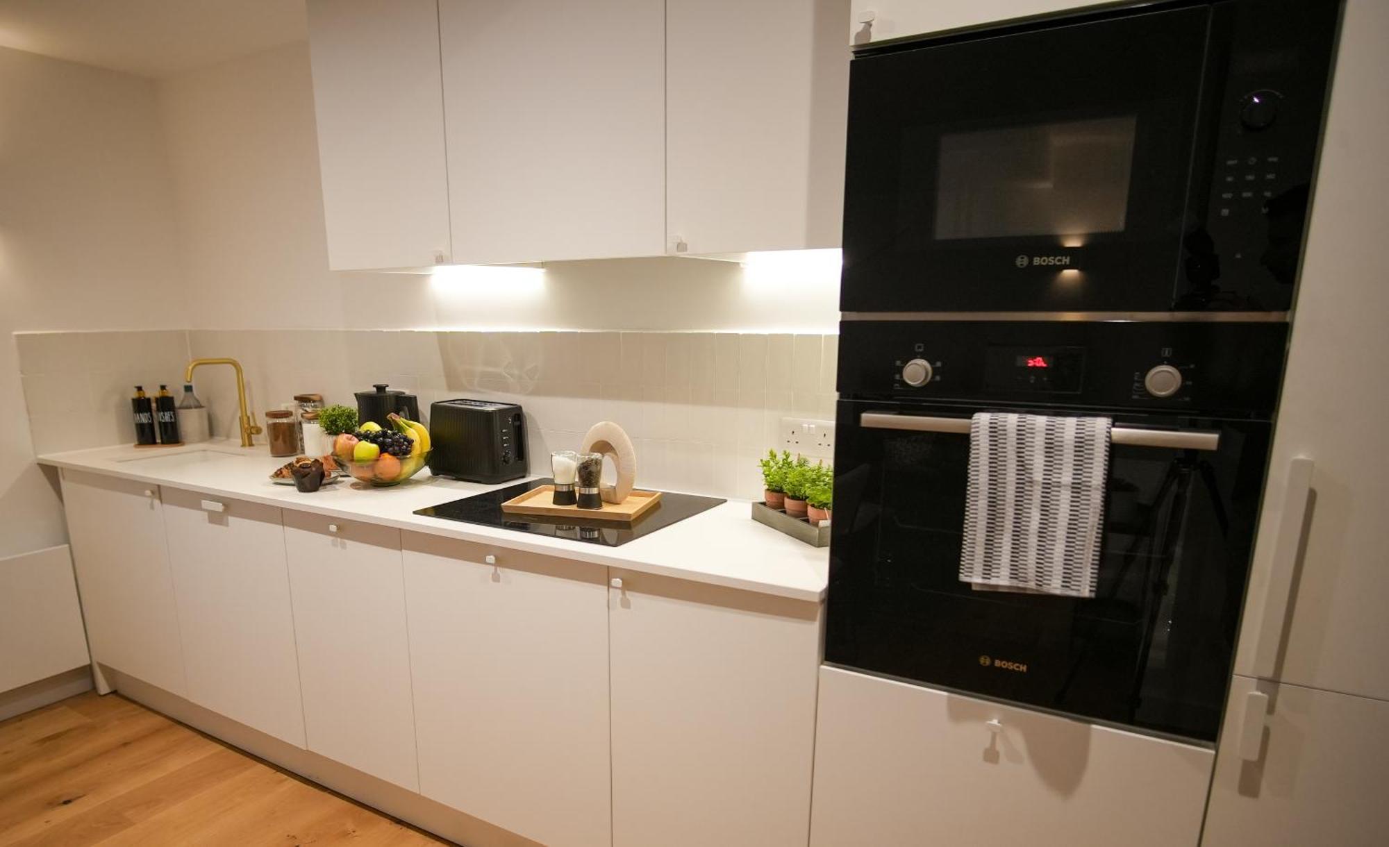 Modern 1bed Seaside Apartments, Walk To Beach,town,train - Gateway - Short And Long