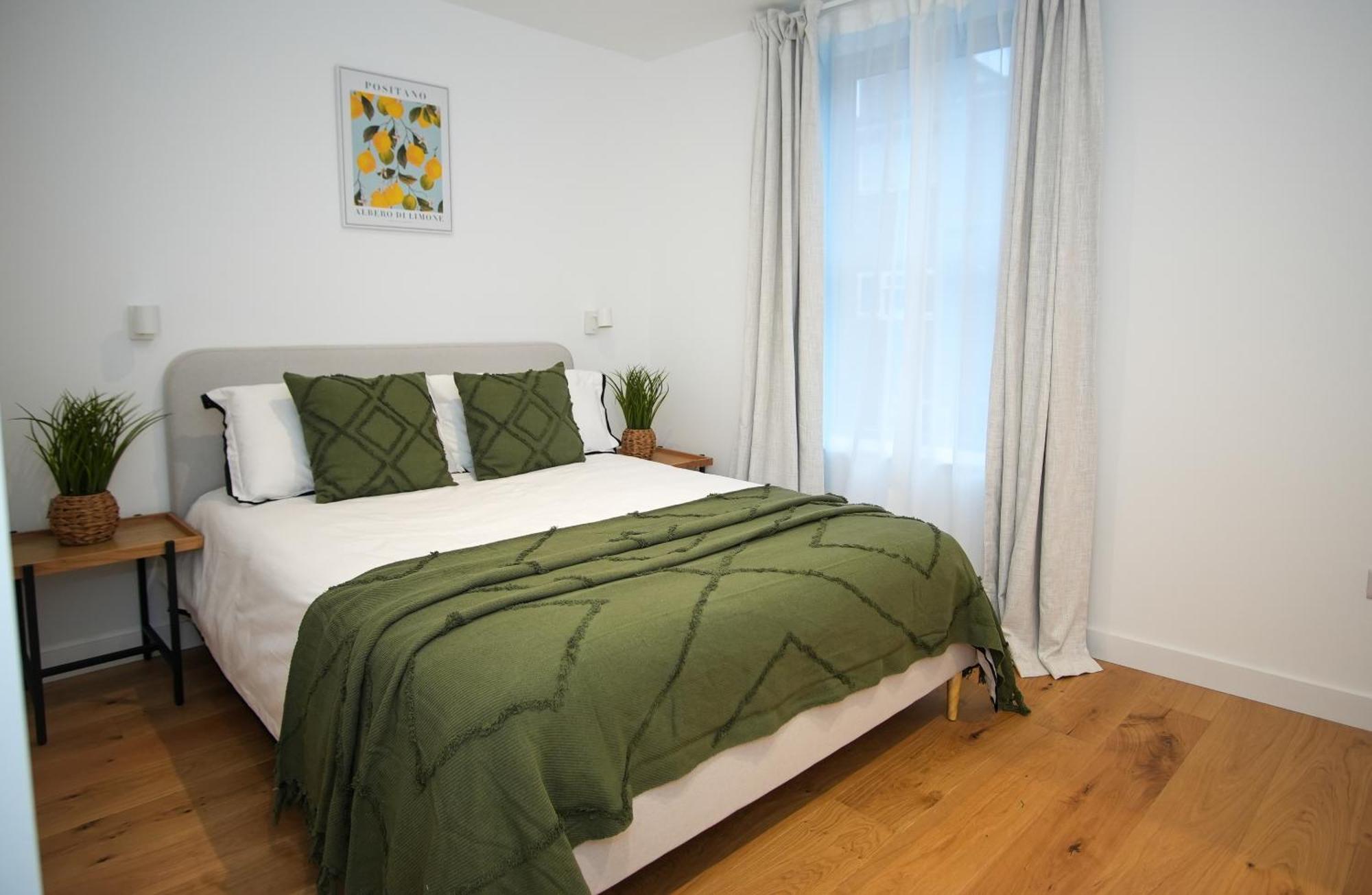 Modern 1bed Seaside Apartments, Walk To Beach,town,train - Gateway - Short And Long Apartment