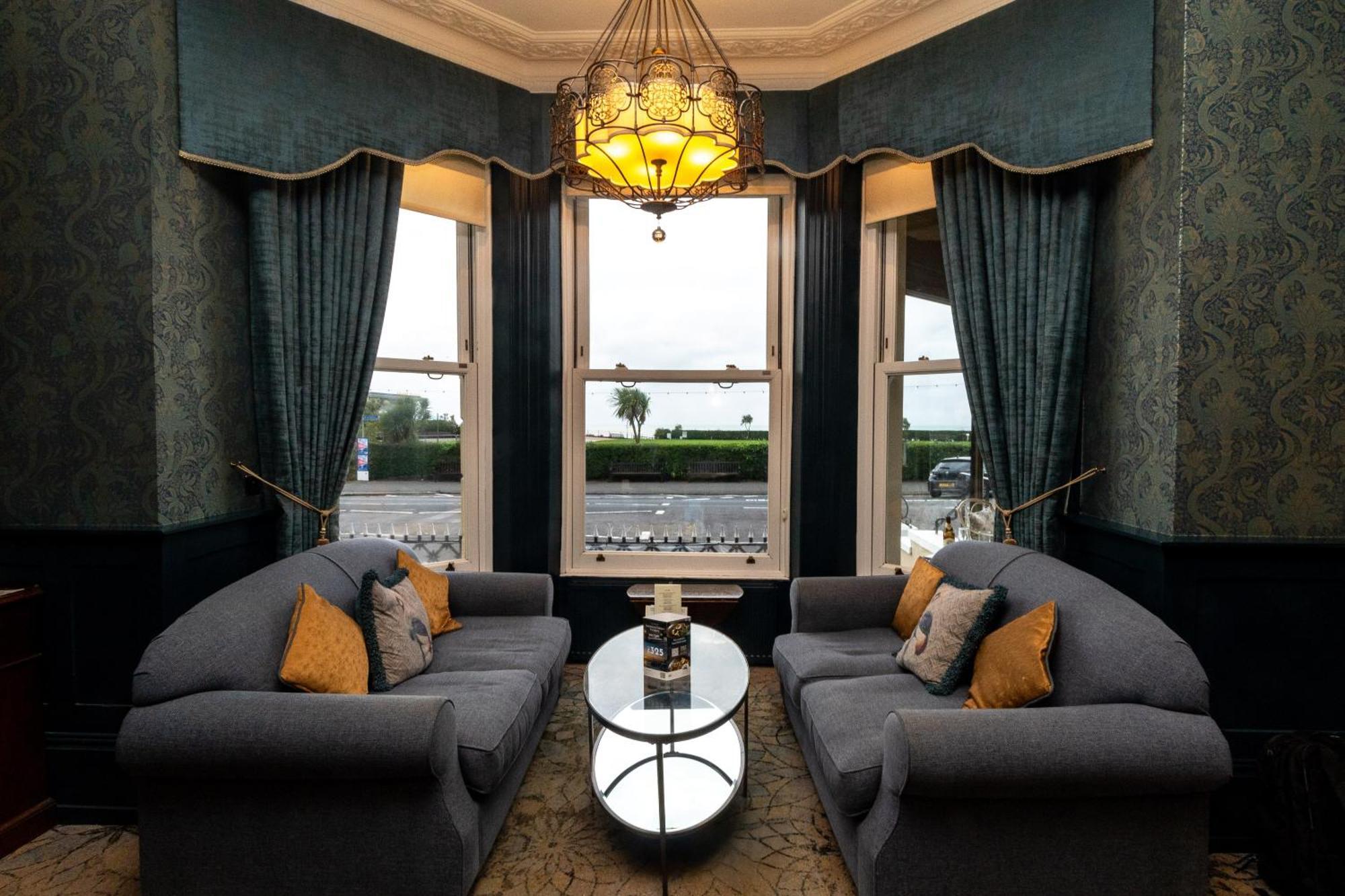 The Lansdowne, Hotel