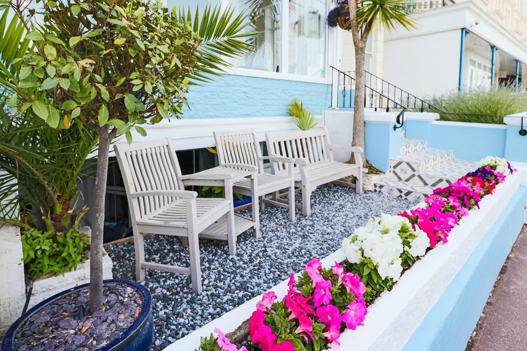 Front Guest house 3*