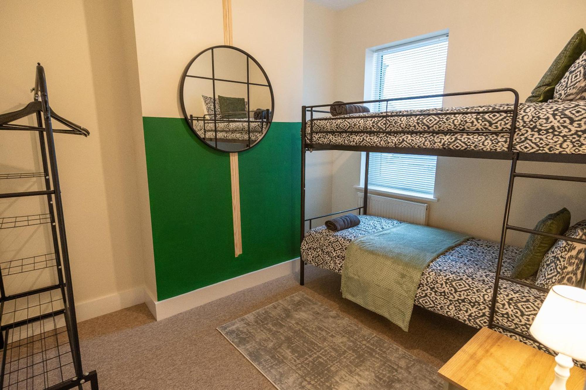 Stylish Gateway-2 Bedroom House -5 Minutes From The Holiday home Eastbourne