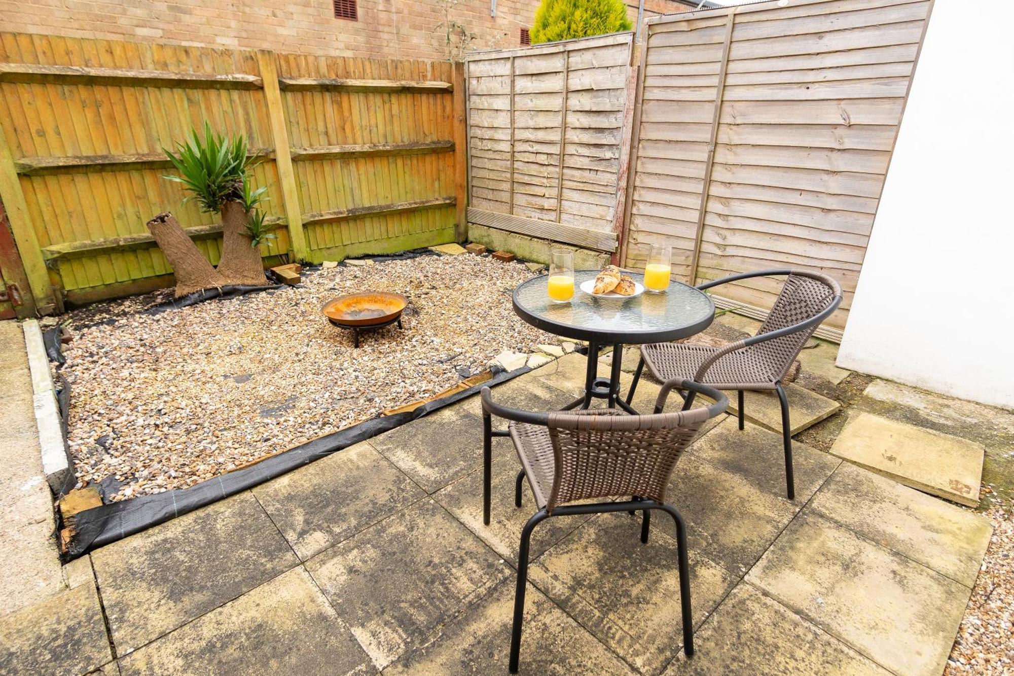 Stylish Gateway-2 Bedroom House -5 Minutes From The * Eastbourne