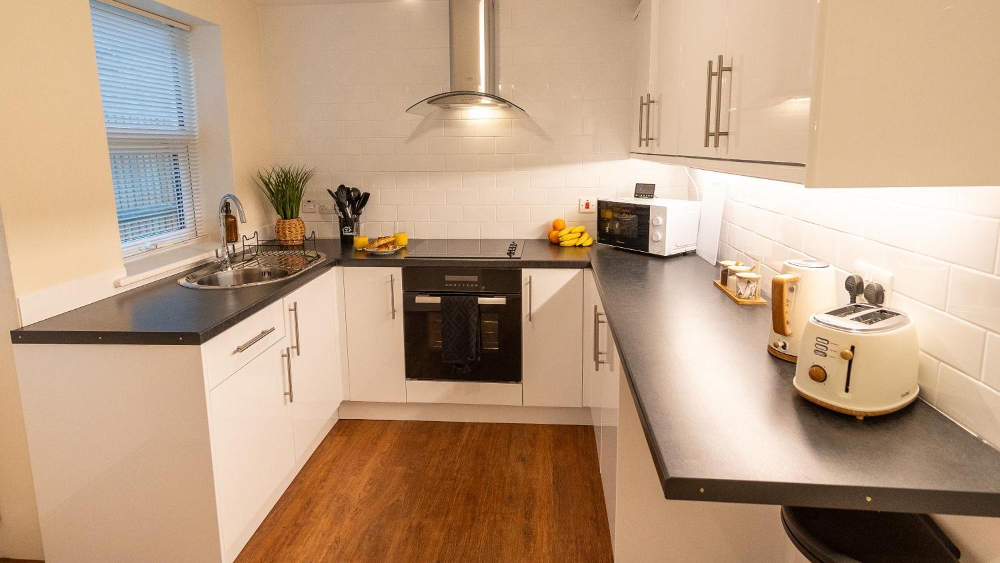 Stylish Gateway-2 Bedroom House -5 Minutes From The * Eastbourne