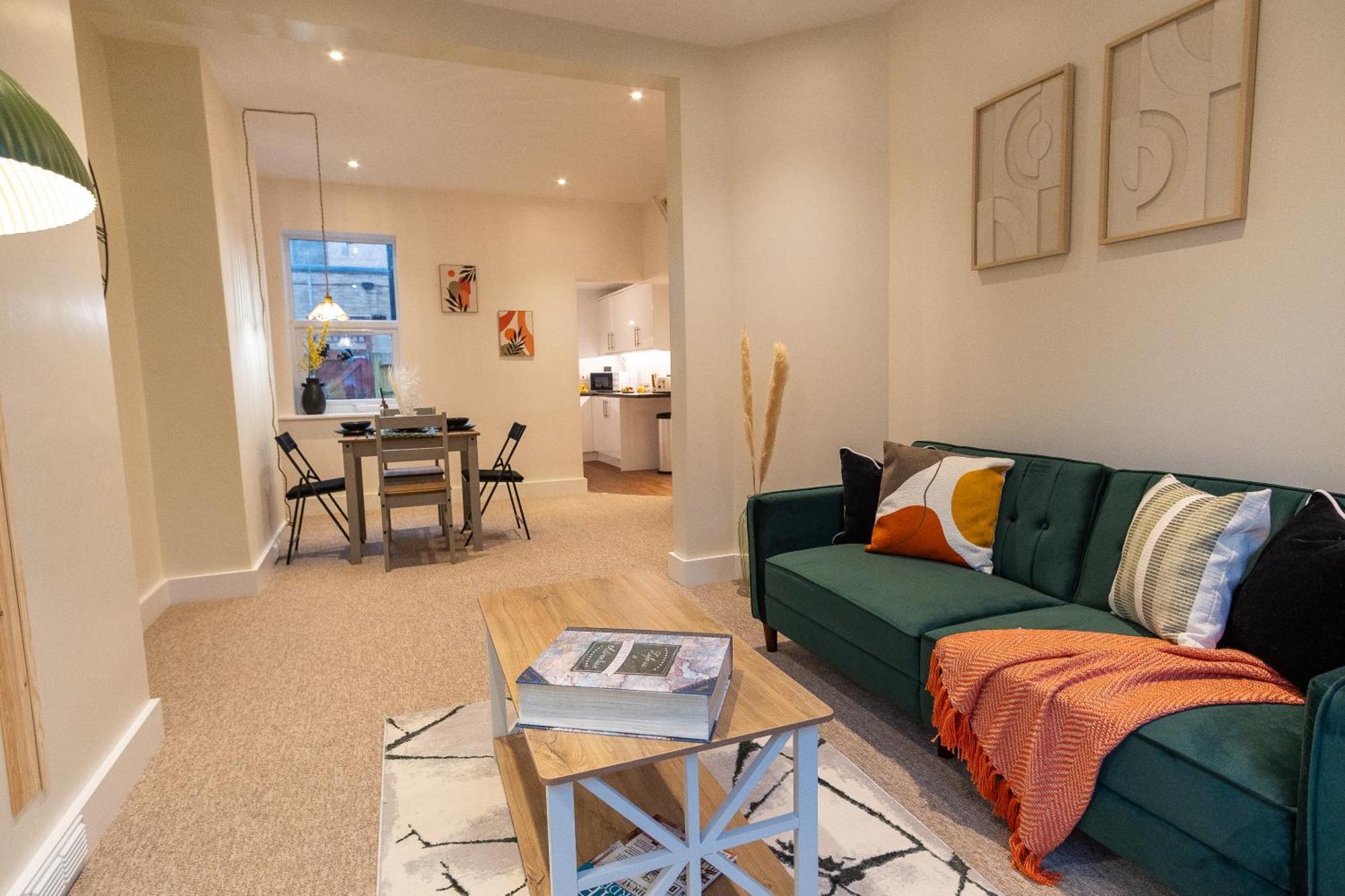 Holiday home Stylish Gateway-2 Bedroom House -5 Minutes From The