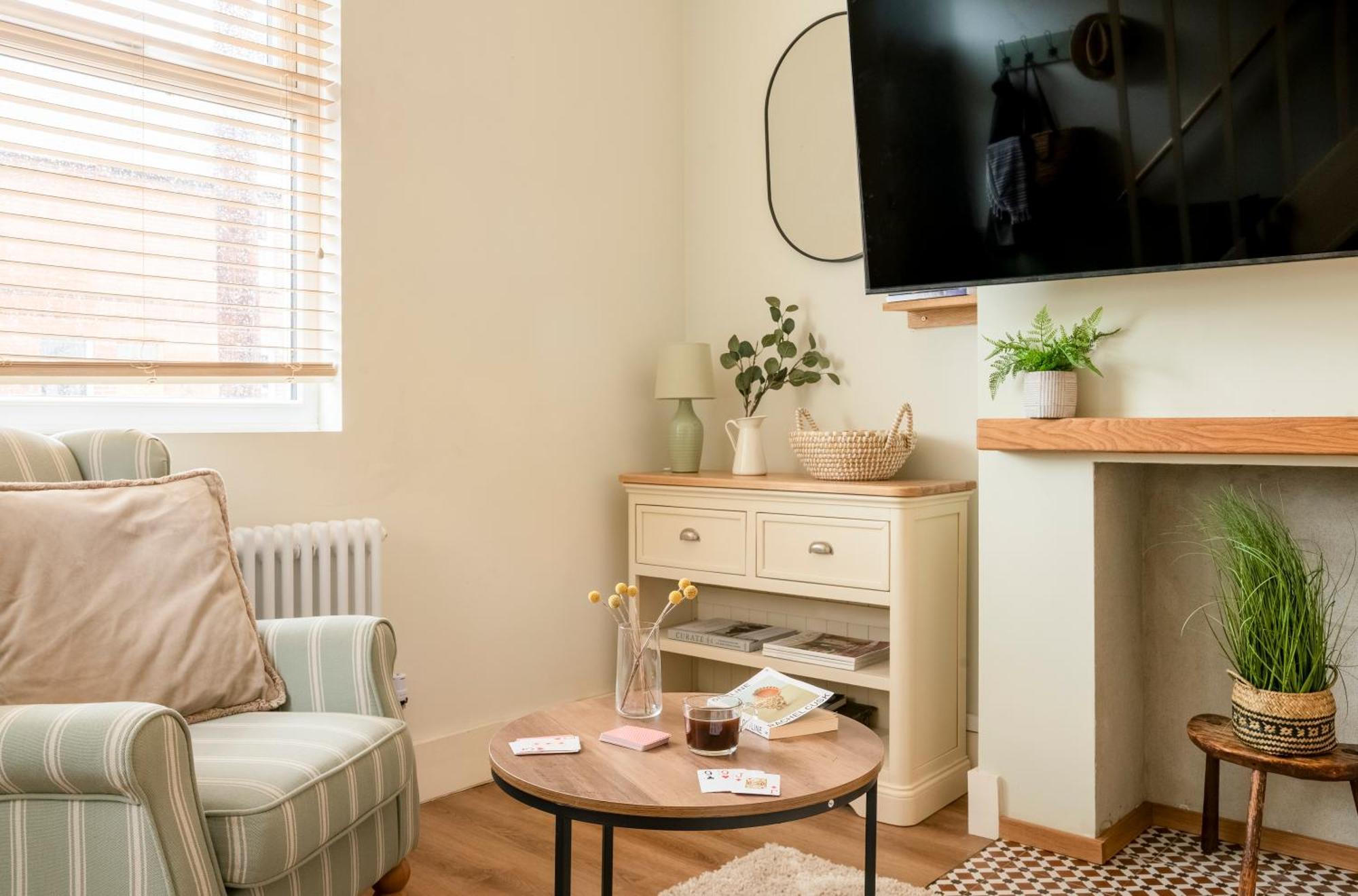 Apartment Leaf By Huluki Sussex Eastbourne